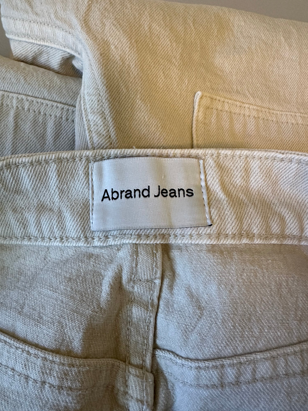 ABrand 94 High and Wide Cream Denim Patch Pocket Jeans | Size 28