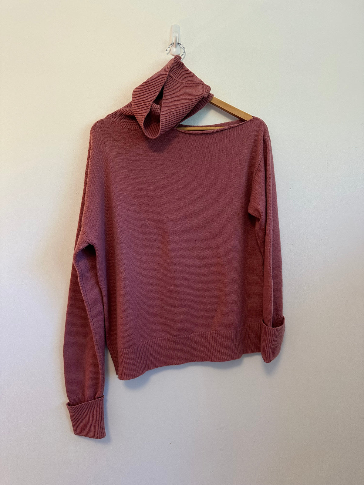 Paige Raundi Wool Blend Cold Shoulder Turtleneck Sweater in Rose Pink | Size Medium