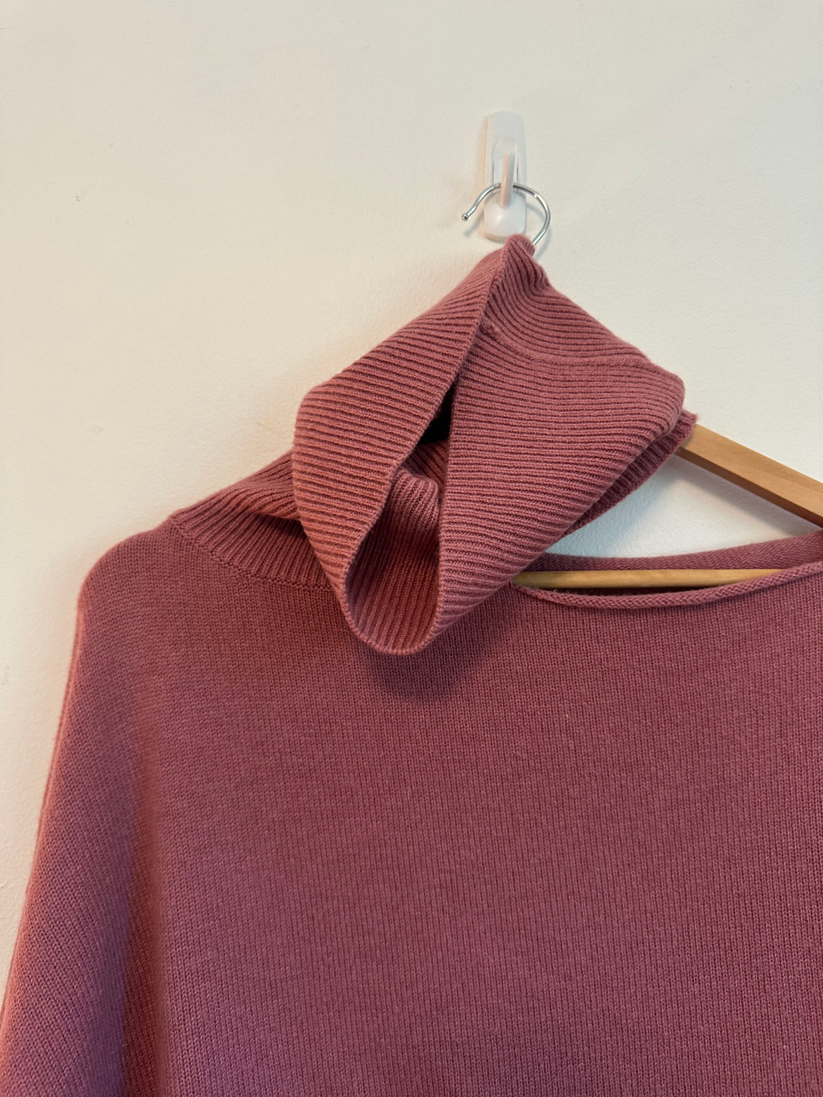 Paige Raundi Wool Blend Cold Shoulder Turtleneck Sweater in Rose Pink | Size Medium