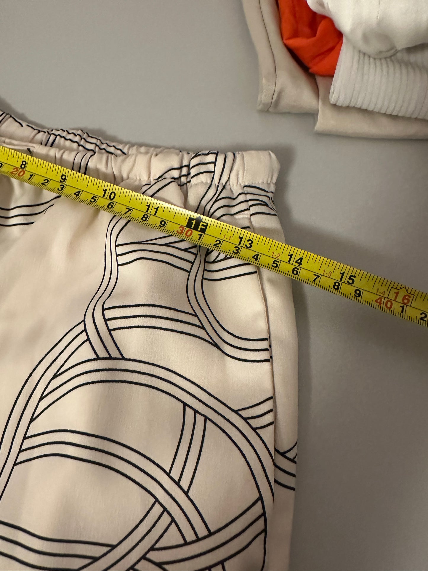 H&M Drapey Pants With Wide Leg and Elastic Waist in Black and White Pattern