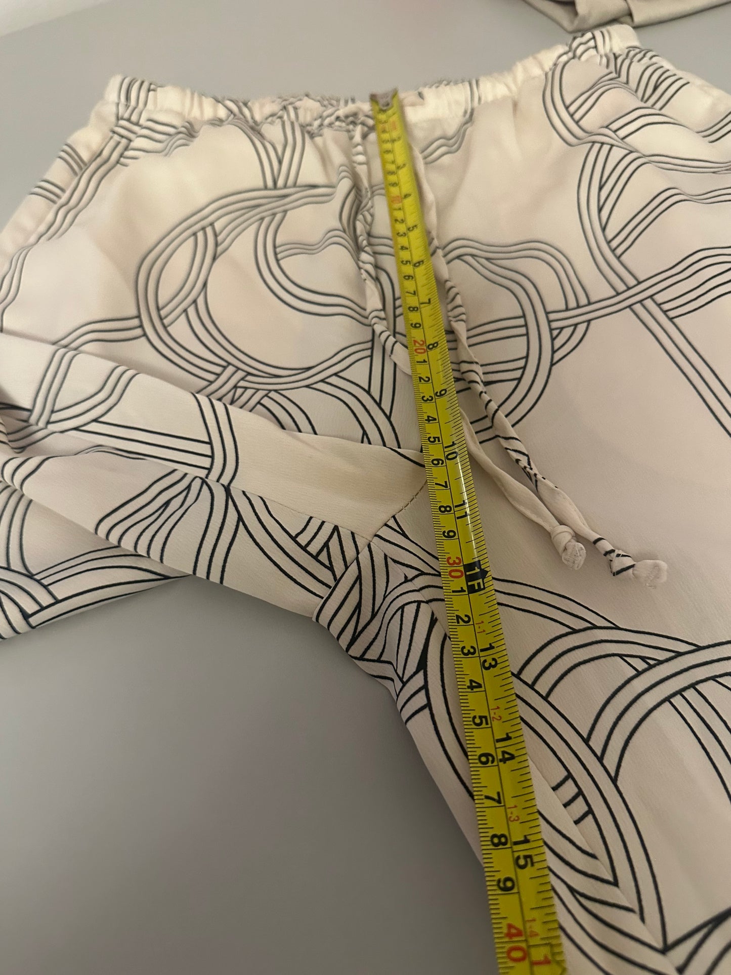 H&M Drapey Pants With Wide Leg and Elastic Waist in Black and White Pattern