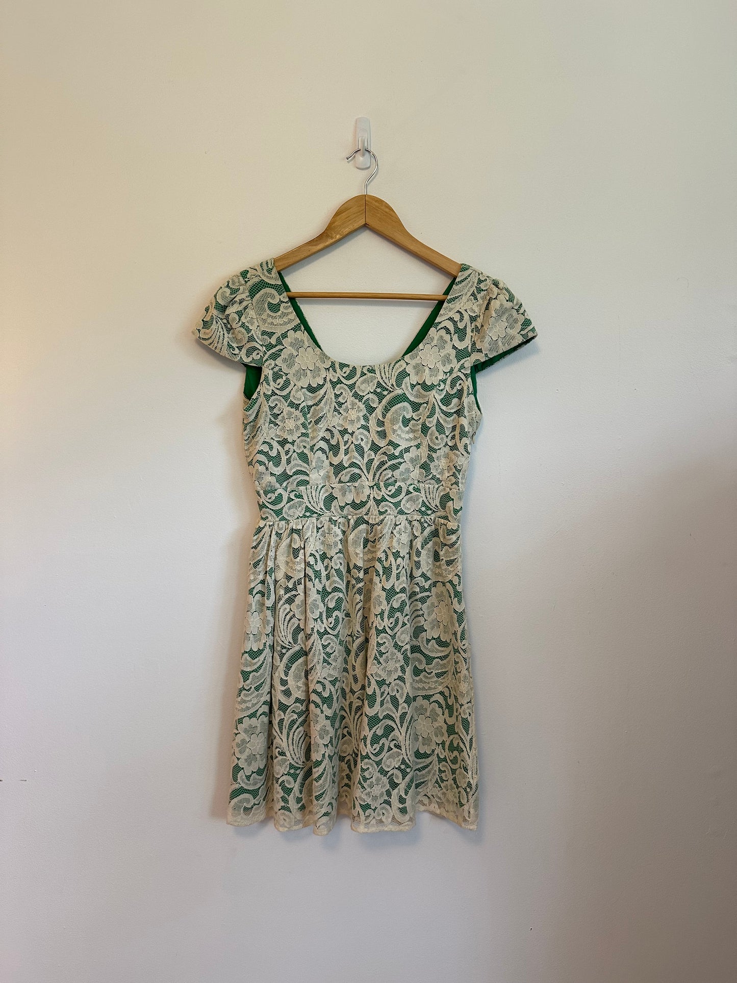 Monteau Los Angeles Green Floral Lace Cap Sleeve Fit Flare Mini Dress | Size Medium