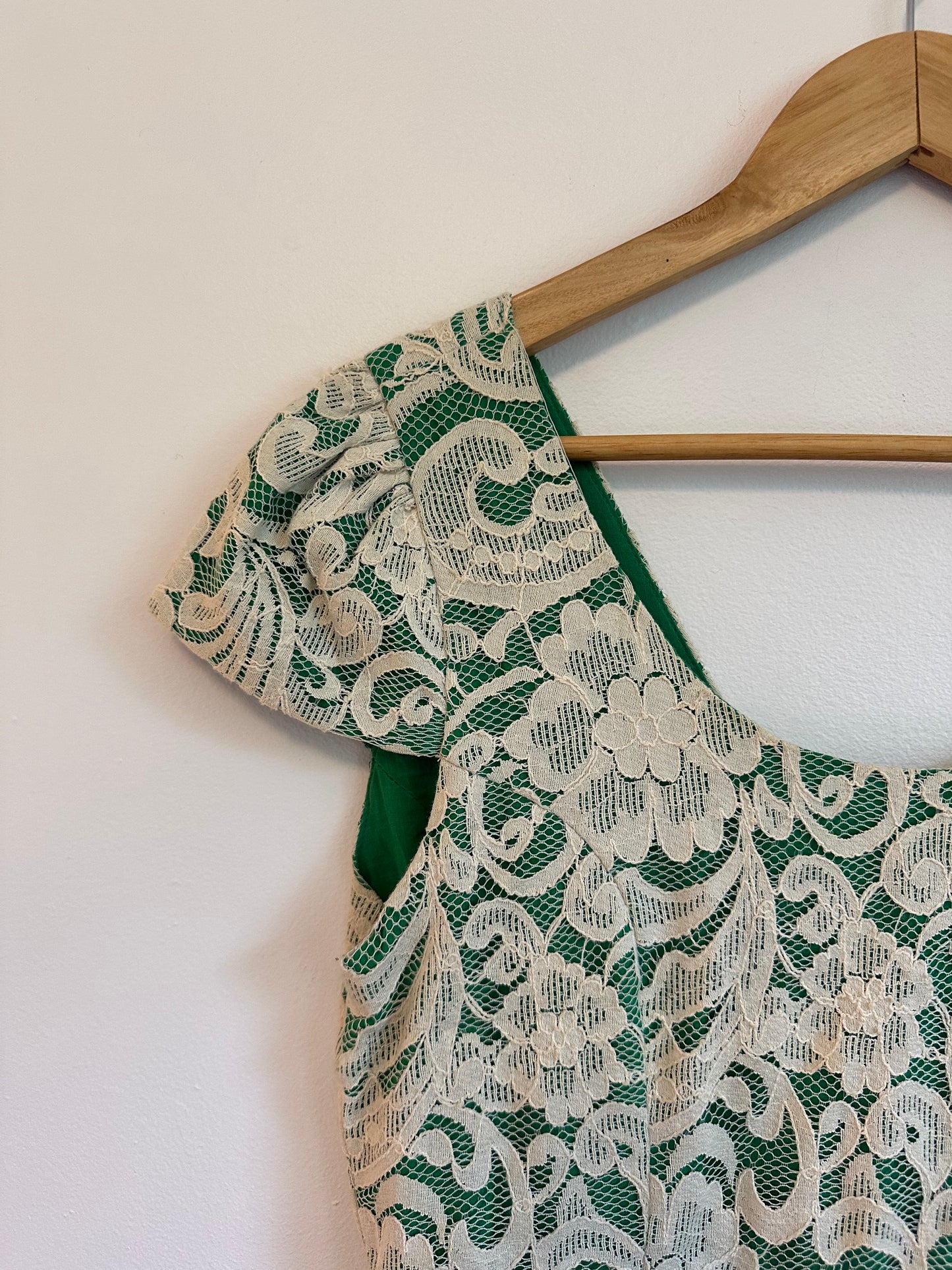 Monteau Los Angeles Green Floral Lace Cap Sleeve Fit Flare Mini Dress | Size Medium