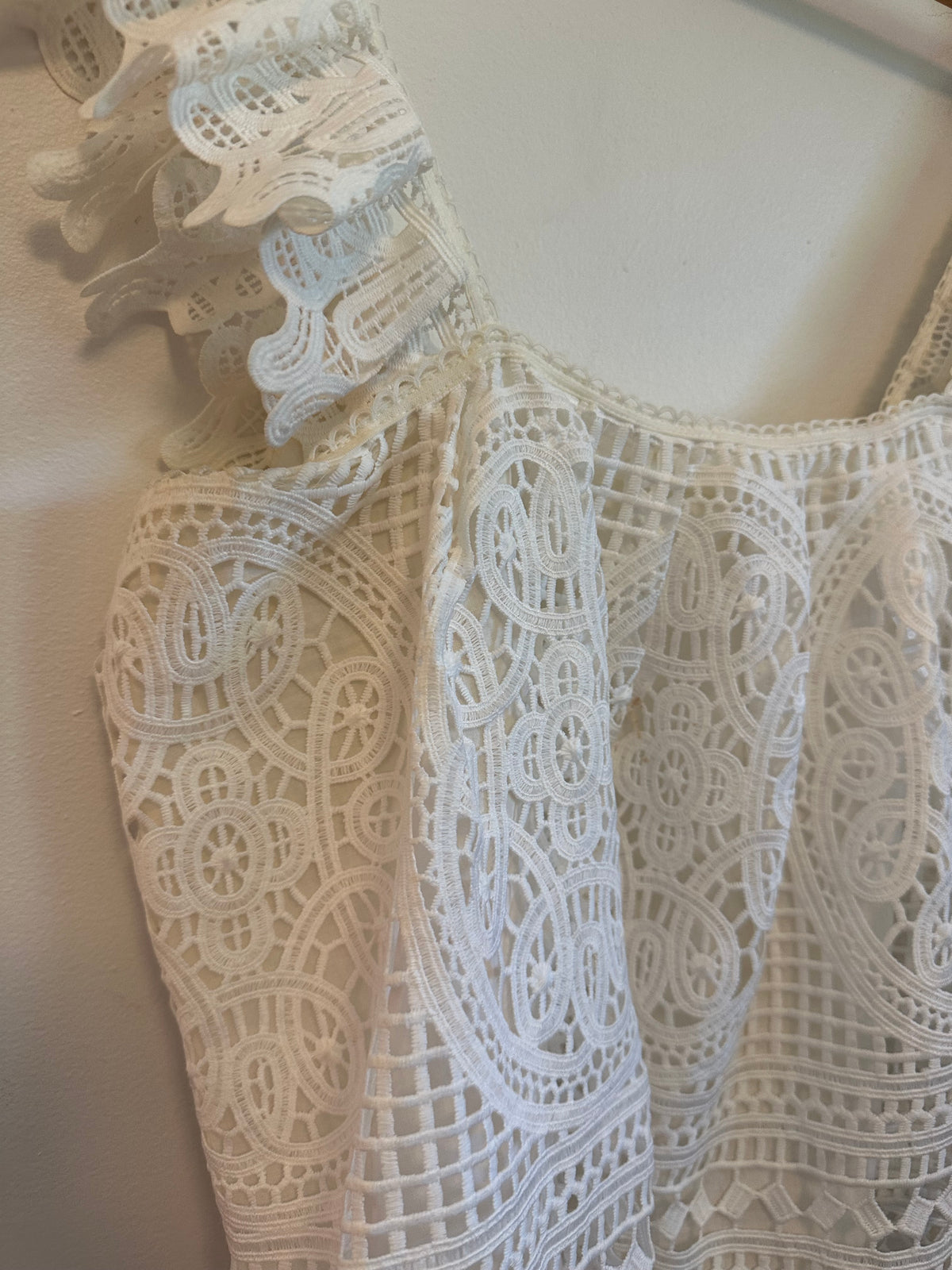 Eri + Ali x Anthropologie White Guipure Lace Ruffle Strap Top | Size Medium