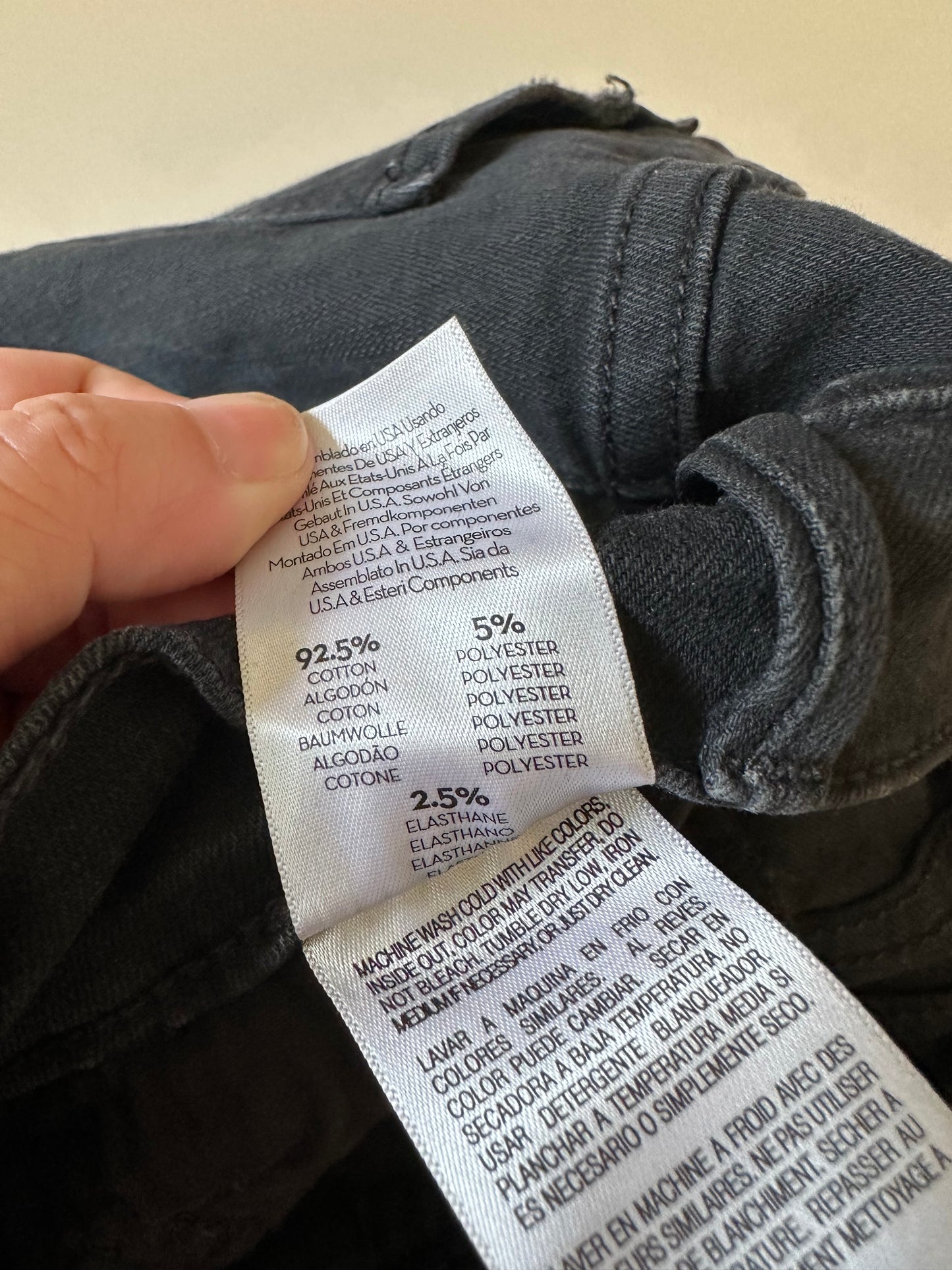 Mother The Hustler Ankle Fray Jeans in Not GuiltyWash | Size 26