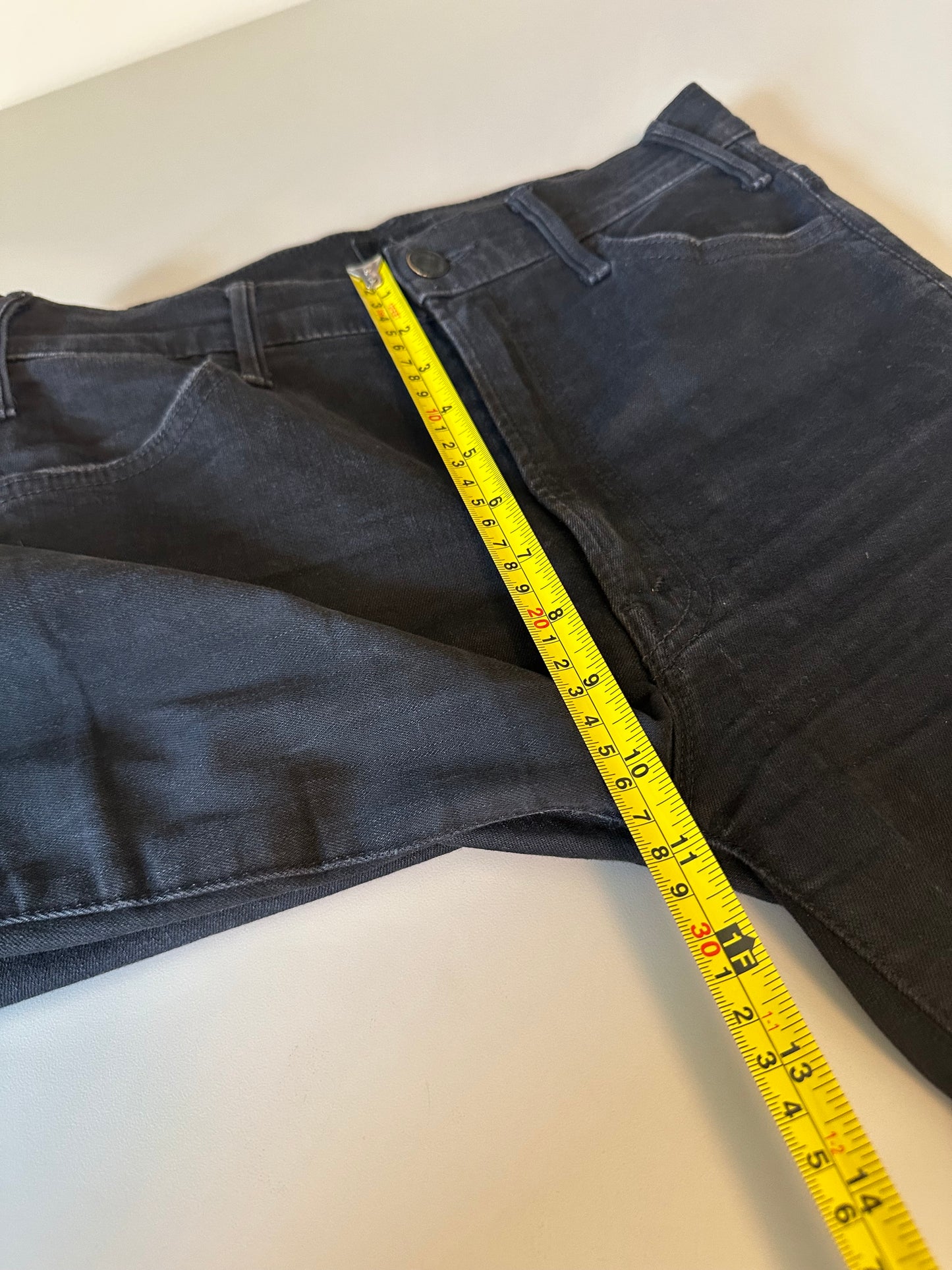 Mother The Hustler Ankle Fray Jeans in Not GuiltyWash | Size 26