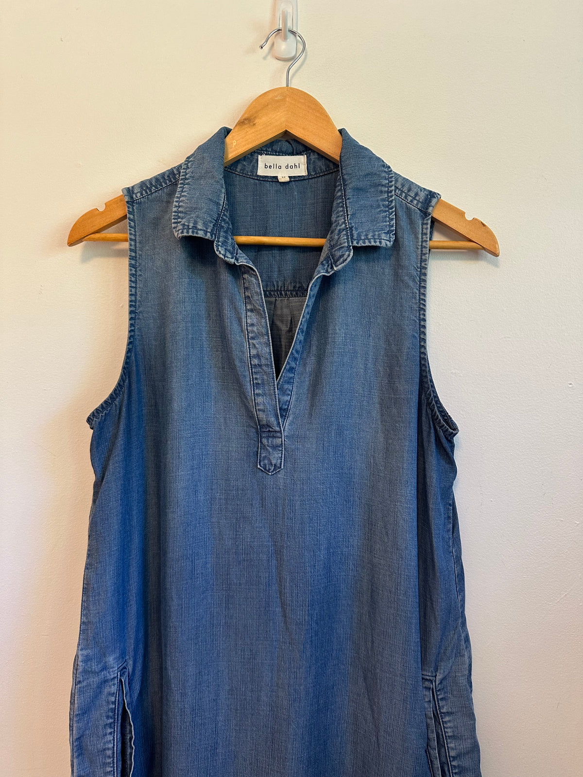 Bella Dahl Blue Tencel Sleeveless Shift Dress | Size Medium