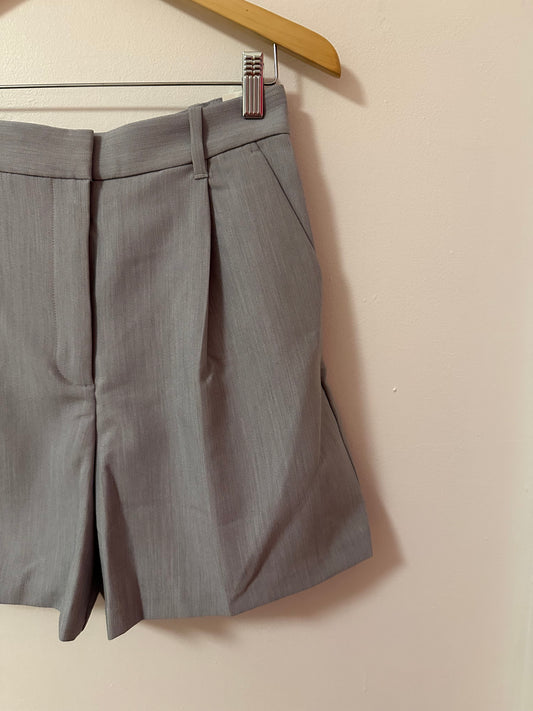 NWT Abercrombie & Fitch Sloane Tailored Trouser Shorts in Gray | Size Small