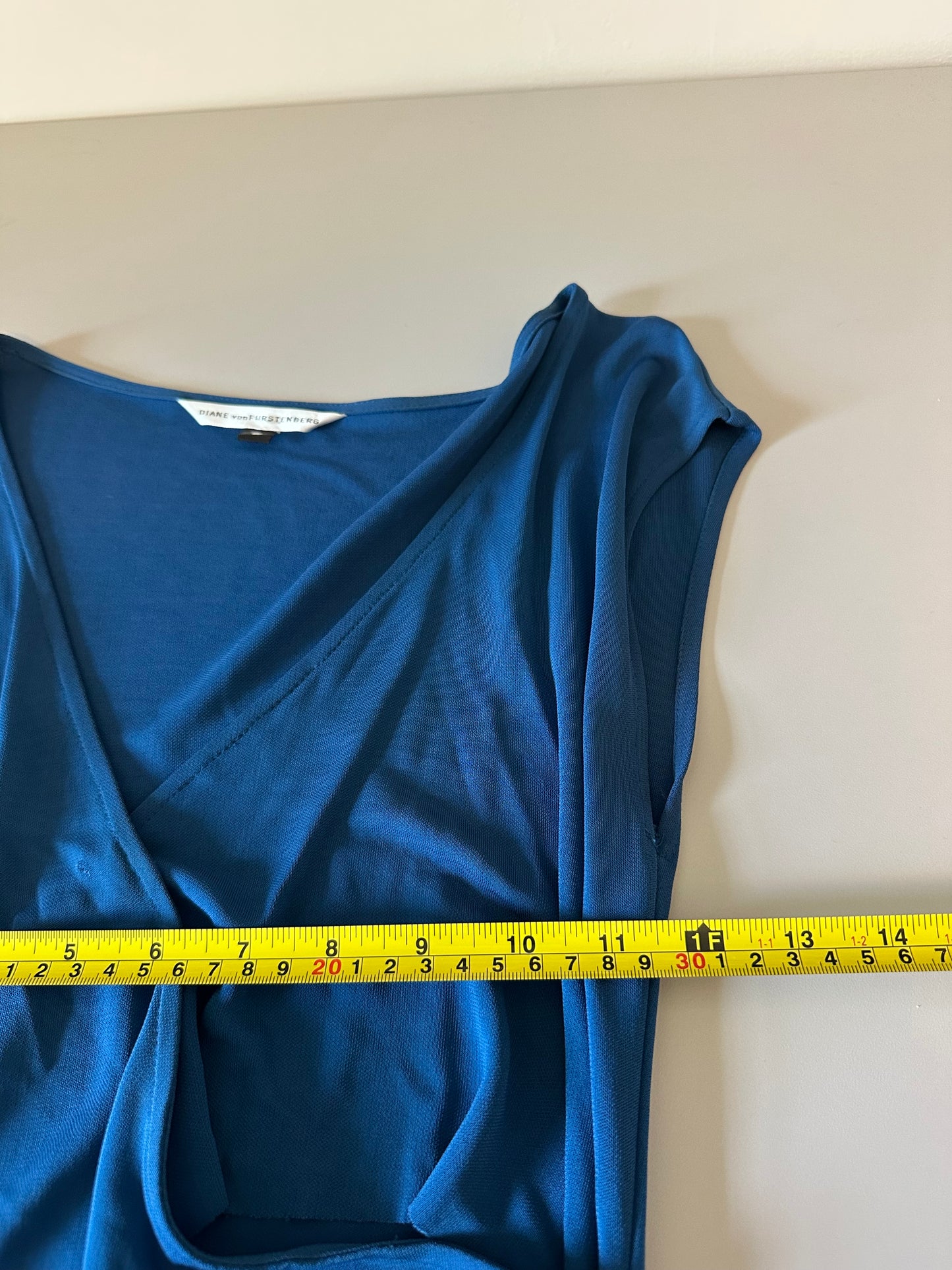 Diane von Furstenberg Blue Sleeveless Ruched Wrap  V-Neck Midi Dress | Size 6