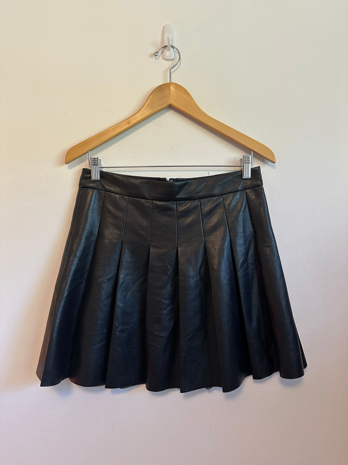 Sunday Best Aritzia Black Vegan Leather Pleated Mini Skirt | Size 10