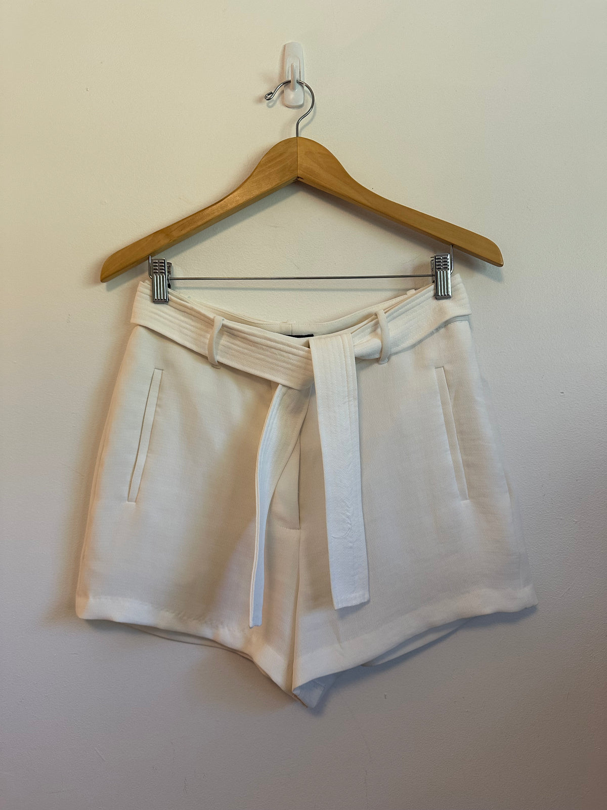 1.STATE White High Waisted Tie Belted Shorts | Size 6