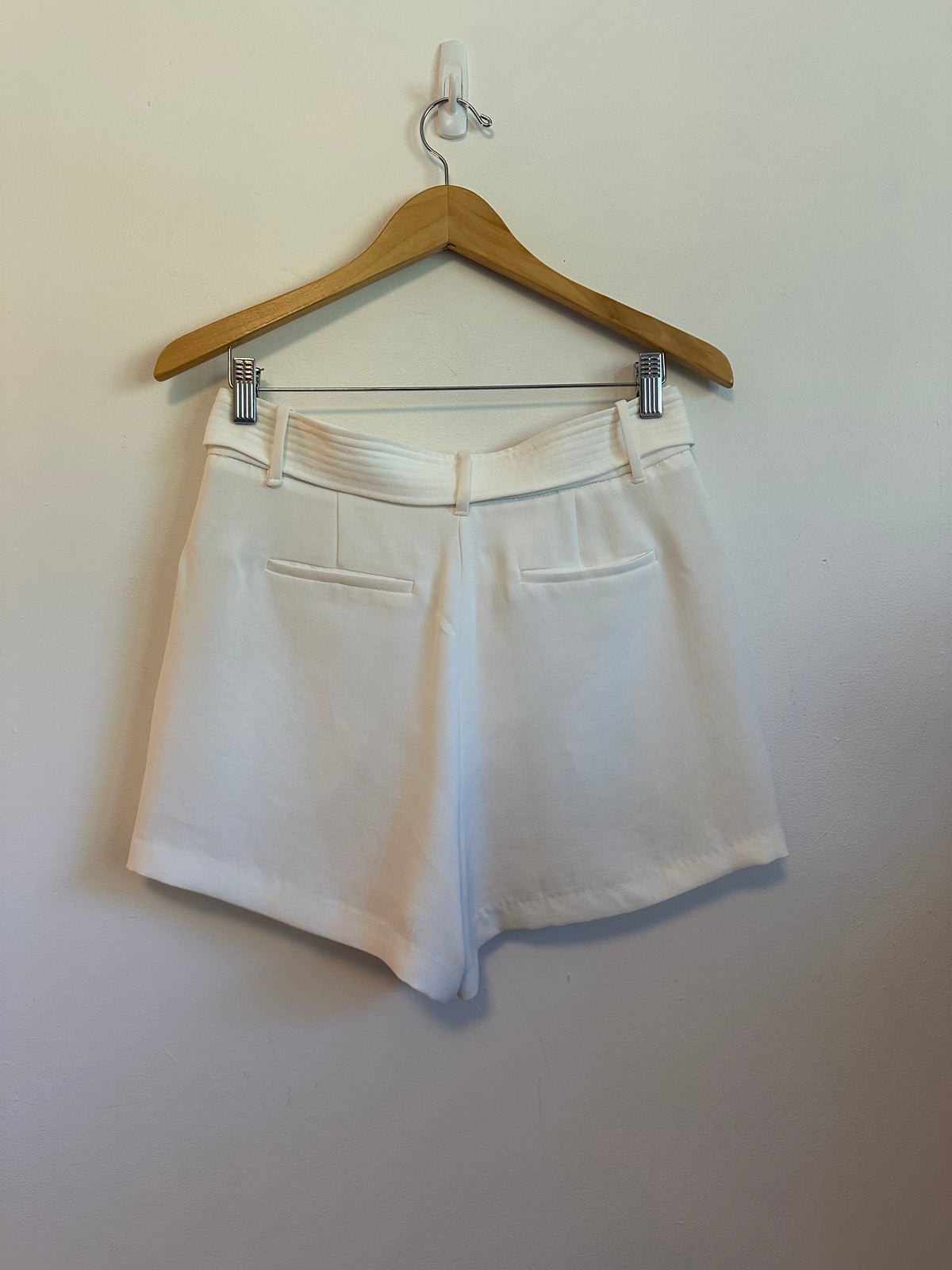 1.STATE White High Waisted Tie Belted Shorts | Size 6