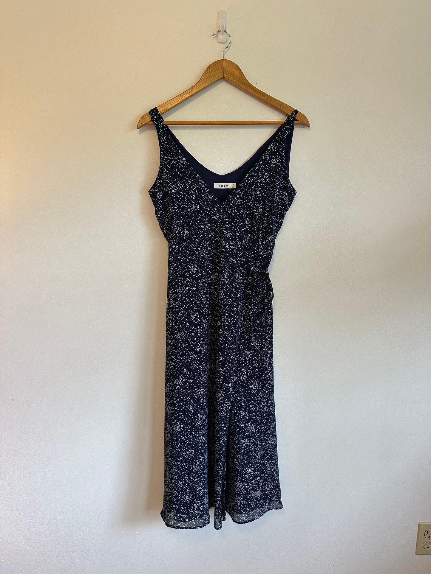 MOD REF Polka Dot Sleeveless Wrap V-Neck Midi Dress V-Neck | Size Small