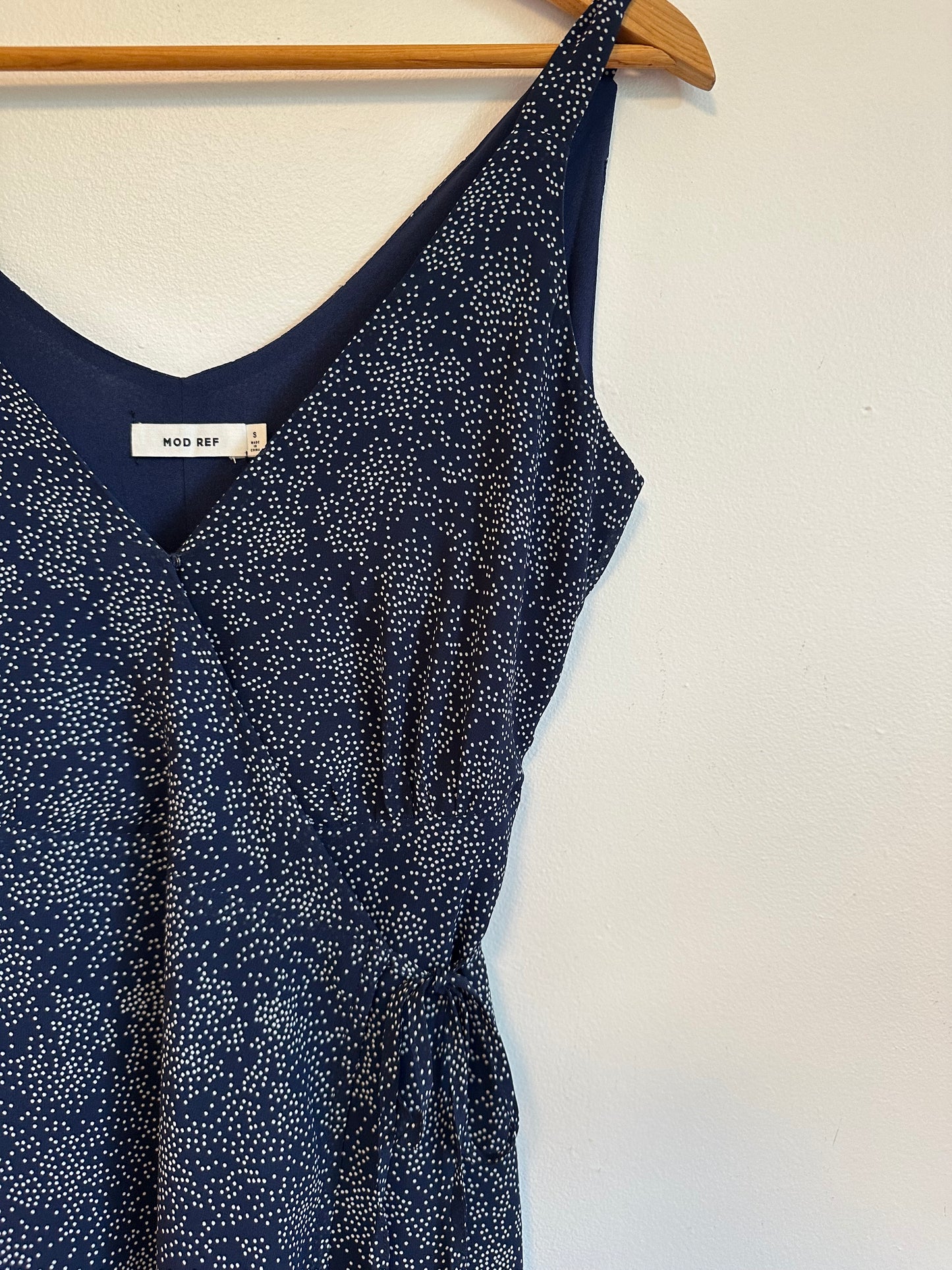 MOD REF Polka Dot Sleeveless Wrap V-Neck Midi Dress V-Neck | Size Small