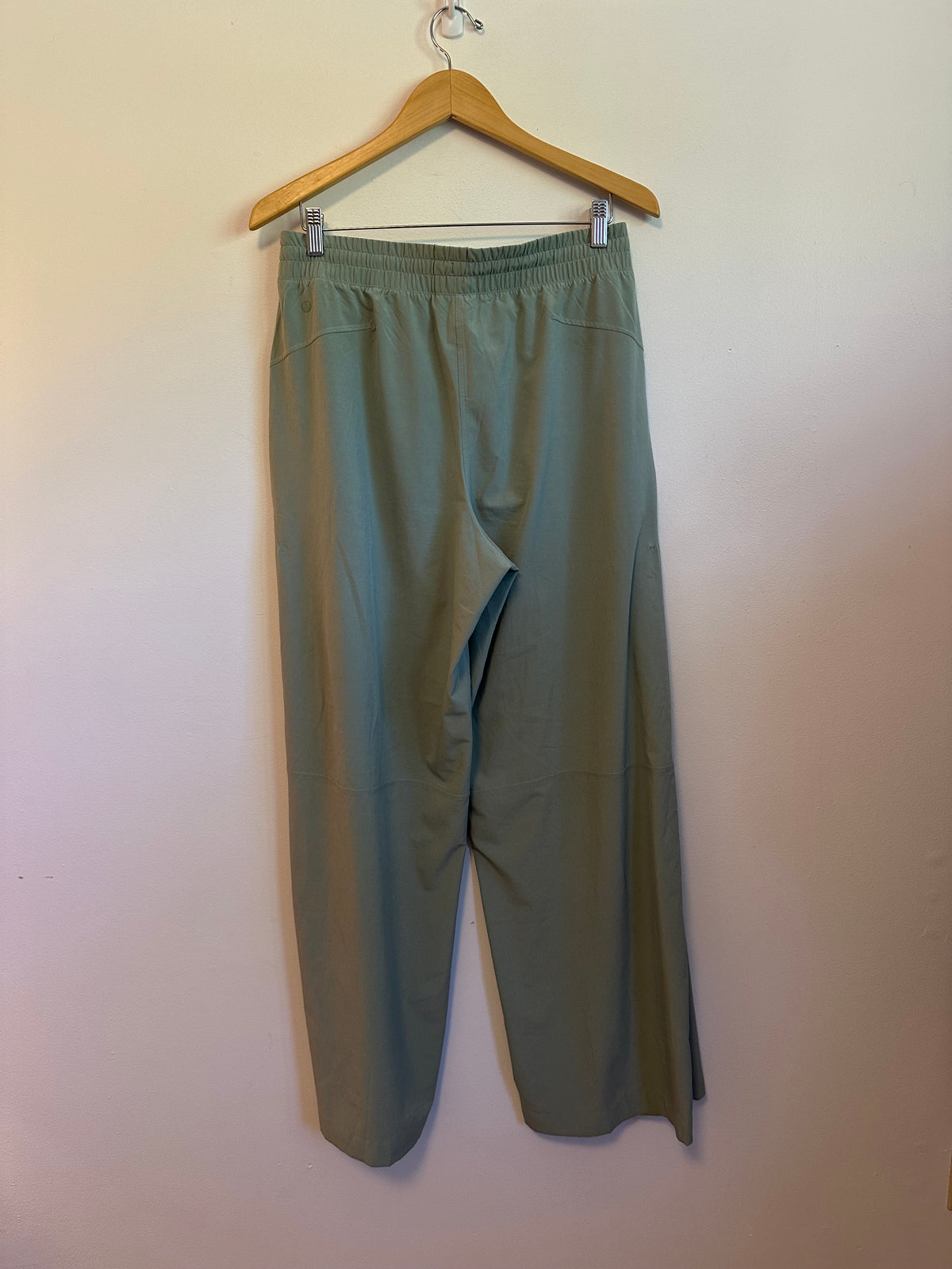Lululemon Swift Stretch High Rise Wide Leg Pant in Sage Green | Size 10