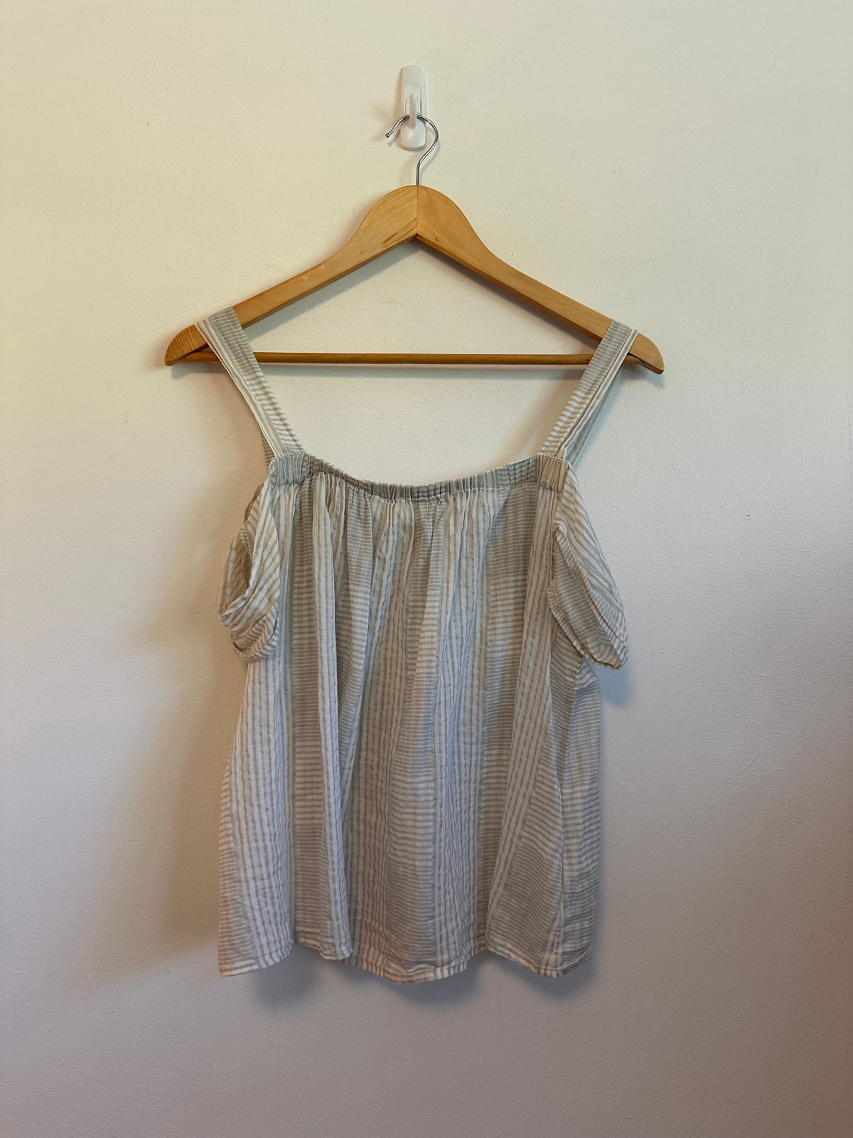 Lou & Grey Gray and White Striped Cold Shoulder Cotton Gauze Top | Size Medium