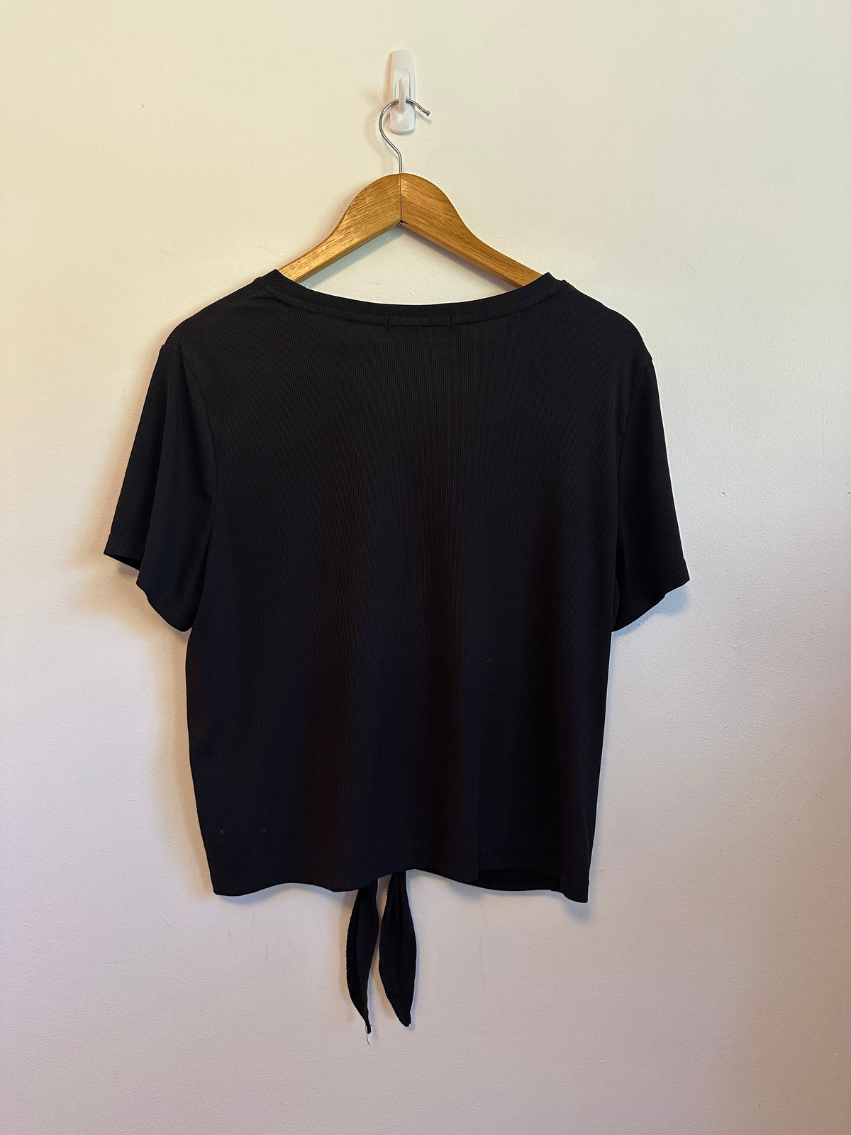 Allfenix Black Ribbed Bamboo Blend Front Tie Short Sleeve Top | Size Medium