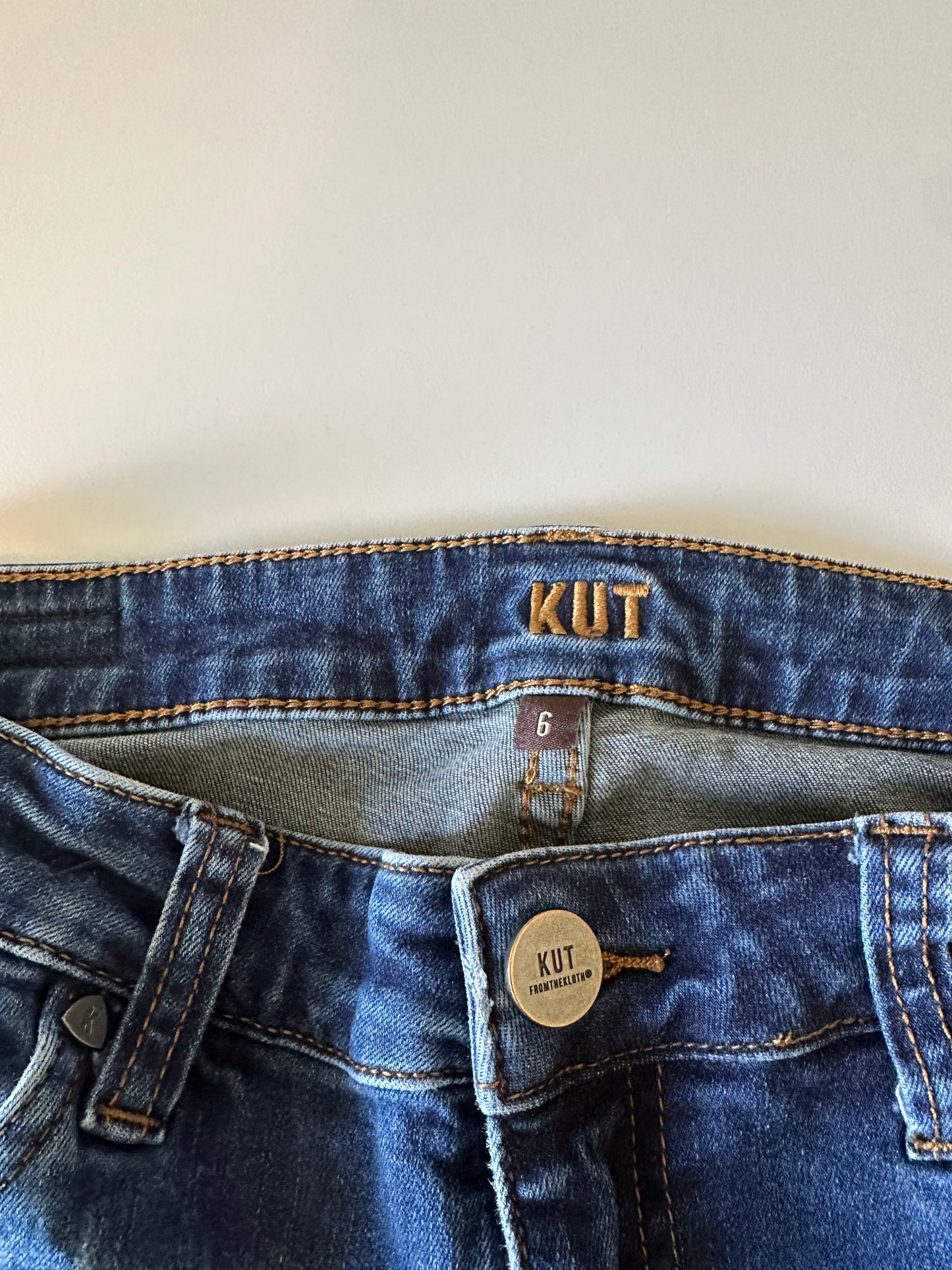 KUT from the Kloth Dark Wash Mid Rise Skinny Jeans | Size 6