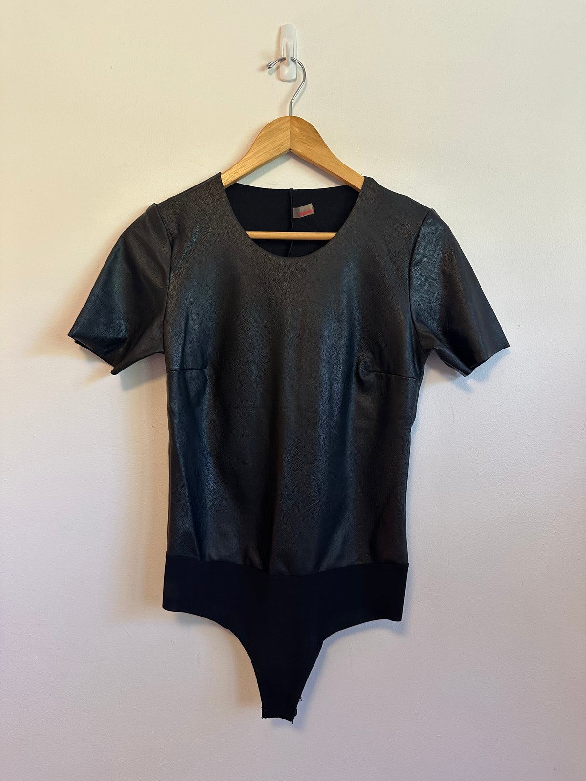 Commando Faux Leather Short Sleeve T-Shirt Bodysuit in Black | Size Medium