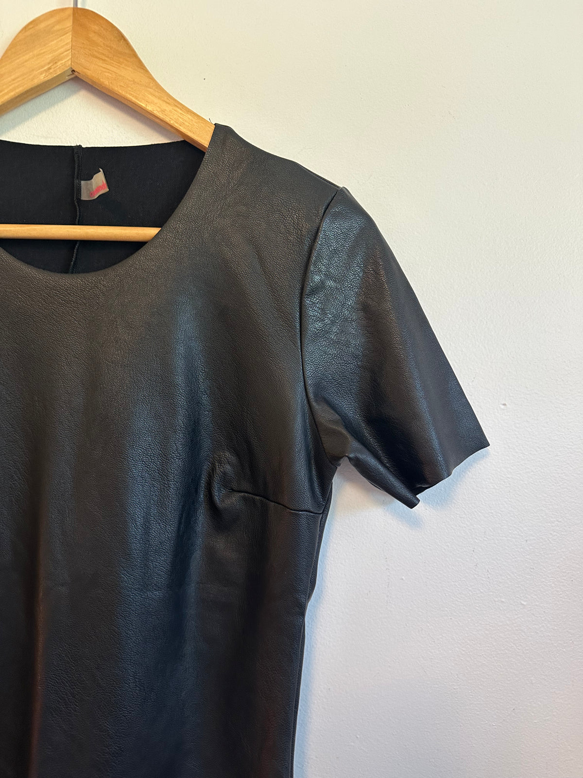 Commando Faux Leather Short Sleeve T-Shirt Bodysuit in Black | Size Medium