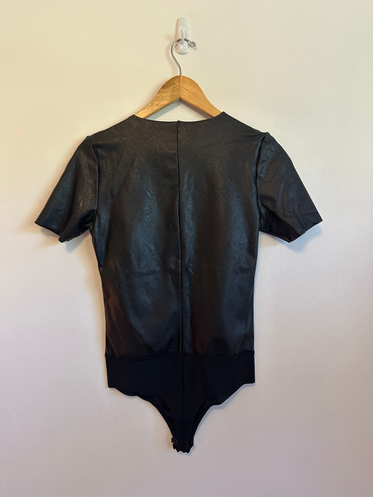 Commando Faux Leather Short Sleeve T-Shirt Bodysuit in Black | Size Medium