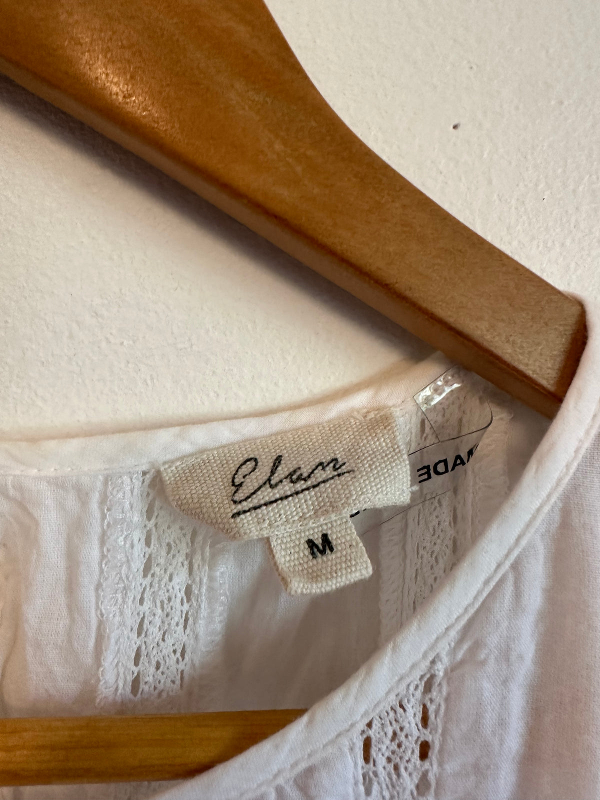Elan White Cotton Flutter Sleeve Smocked Hem Lace Blouse | Size Medium