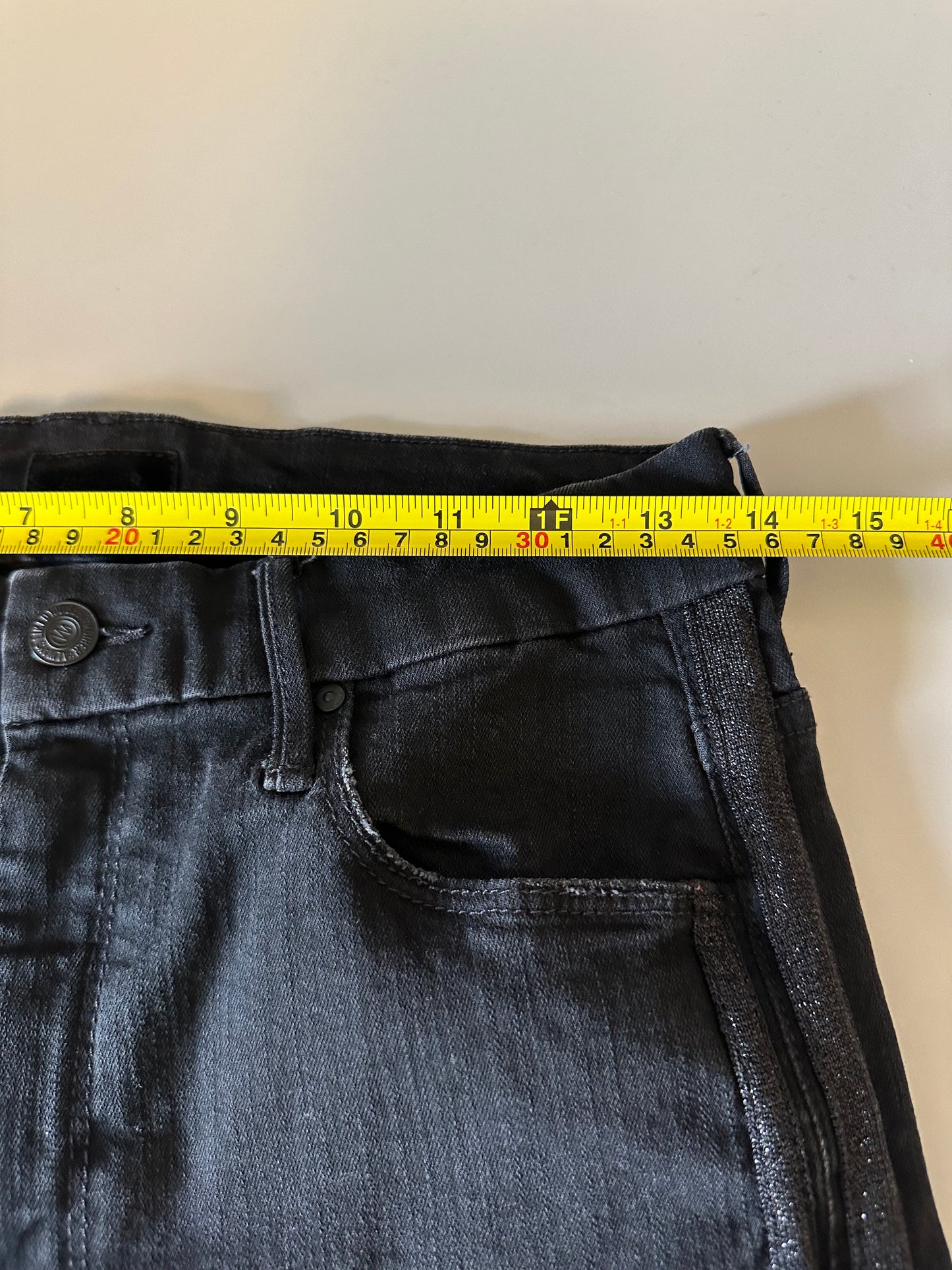 Mother High Waist Looker Ankle Fray in Guilty Party | Size 28