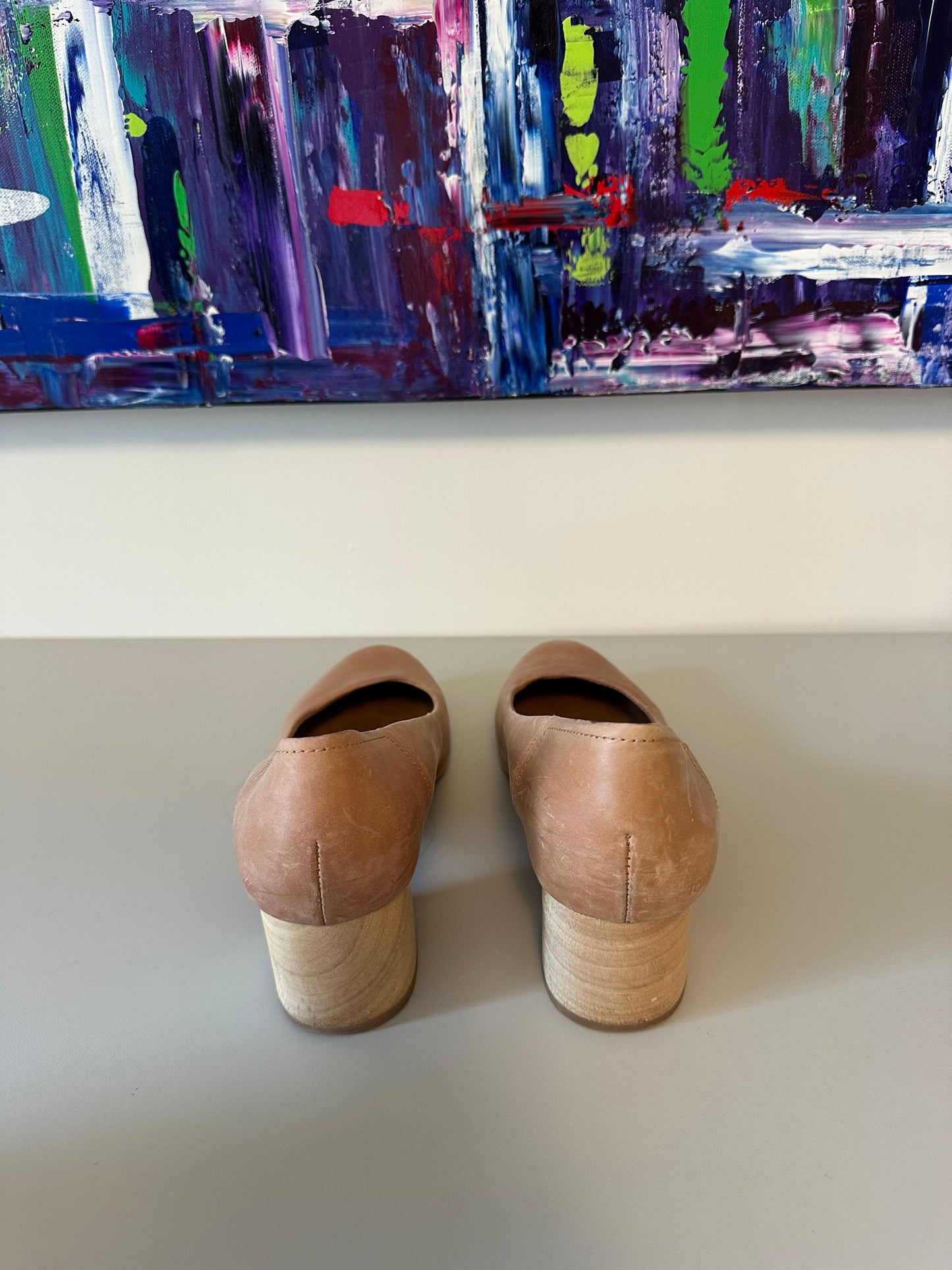 TOMS Esme Tan Leather Round Toe Block Heel Pumps | Size 8.5