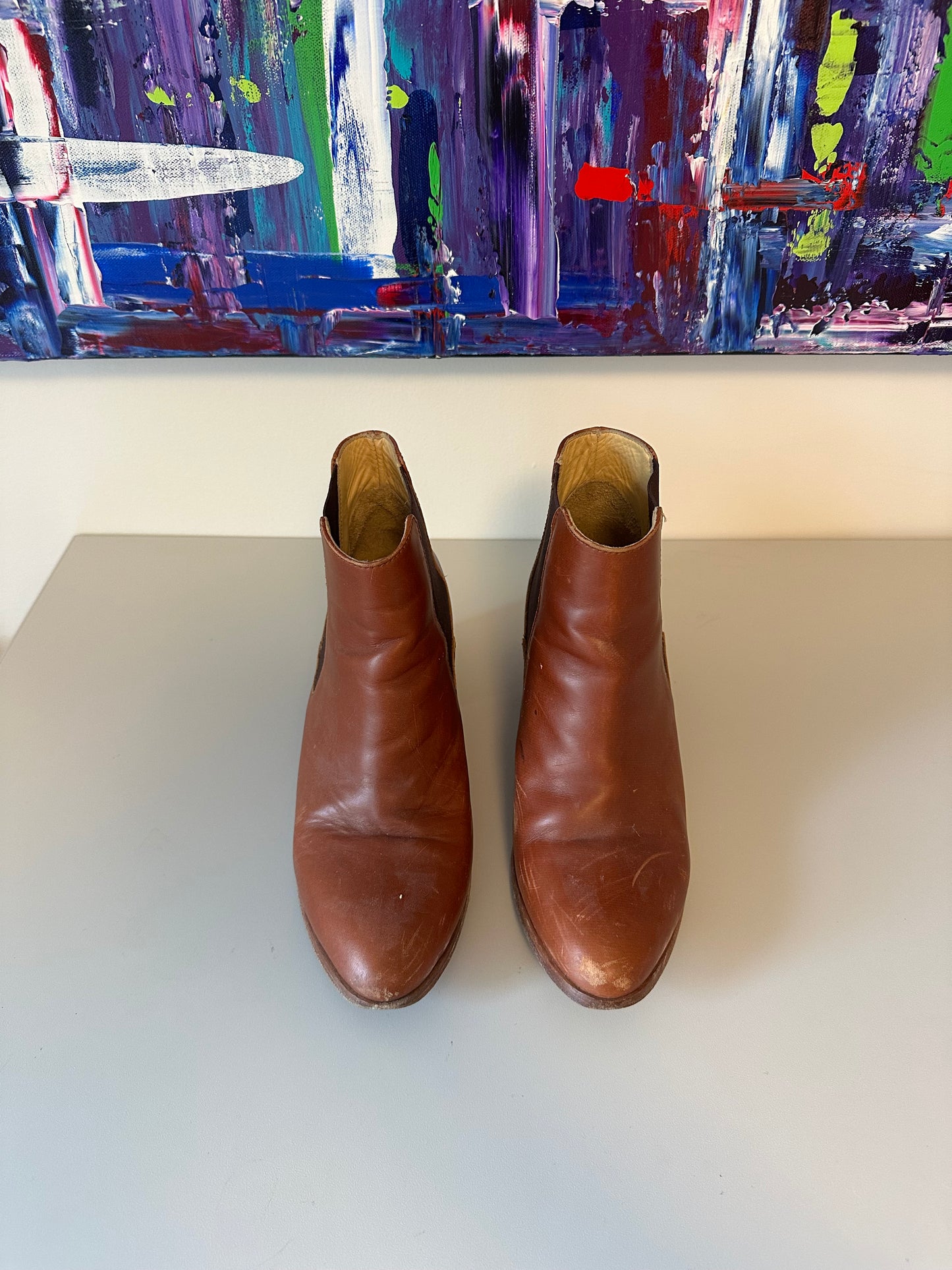 Nisolo Brandy Leather Chelsea Ankle Boots in Almond | Size 9