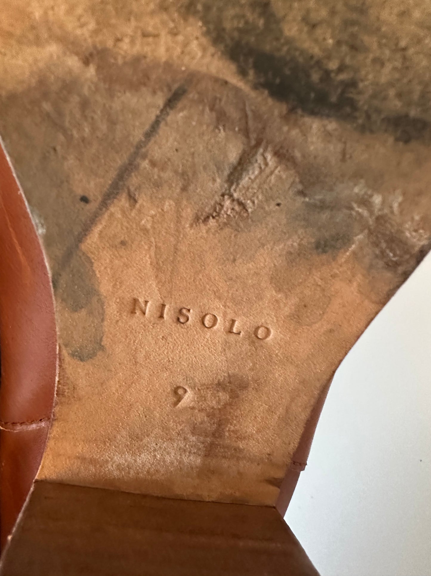 Nisolo Brandy Leather Chelsea Ankle Boots in Almond | Size 9