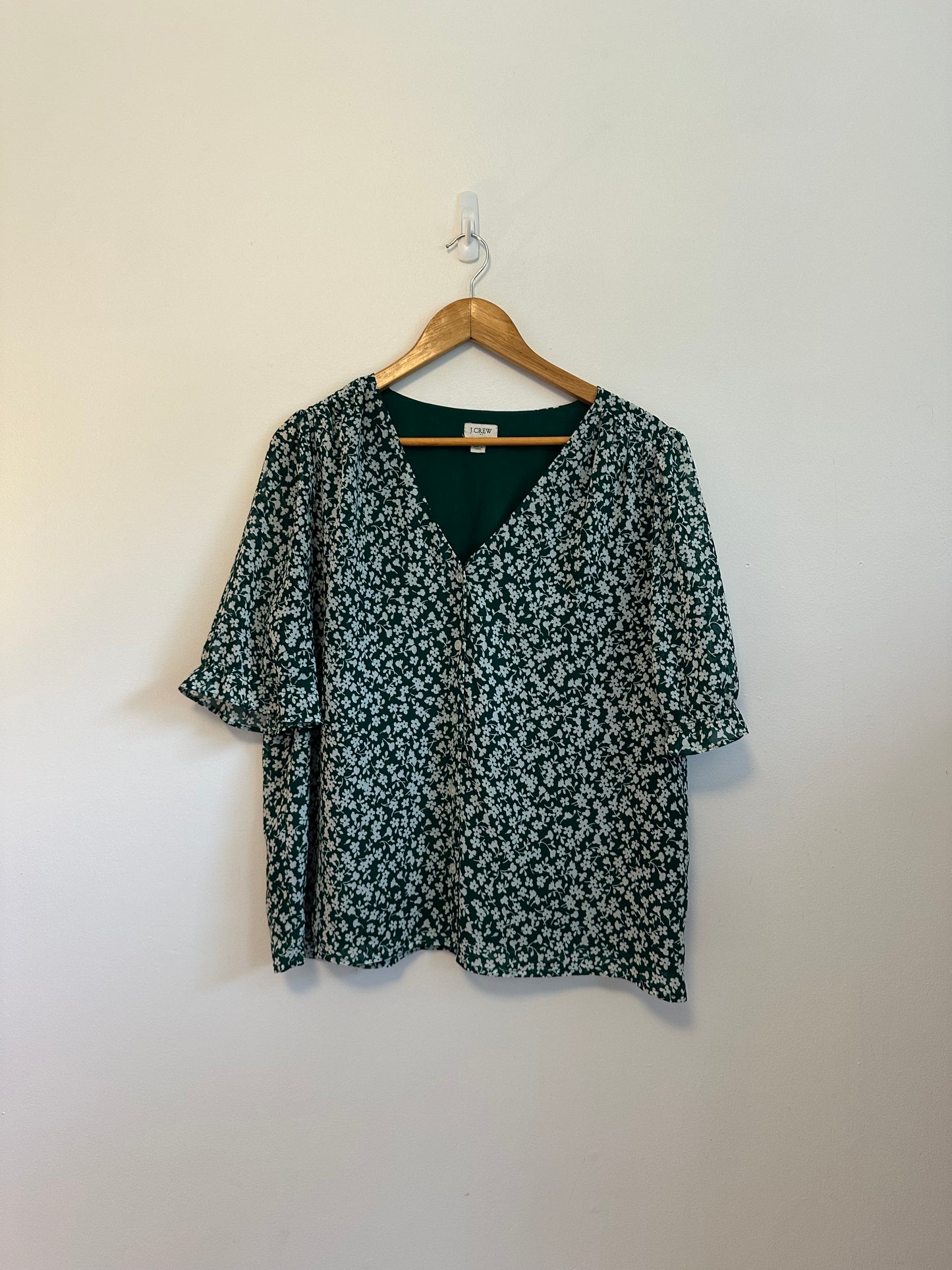 J. Crew Green and White Floral V-Neck Flutter Sleeve Blouse Top | Size Large