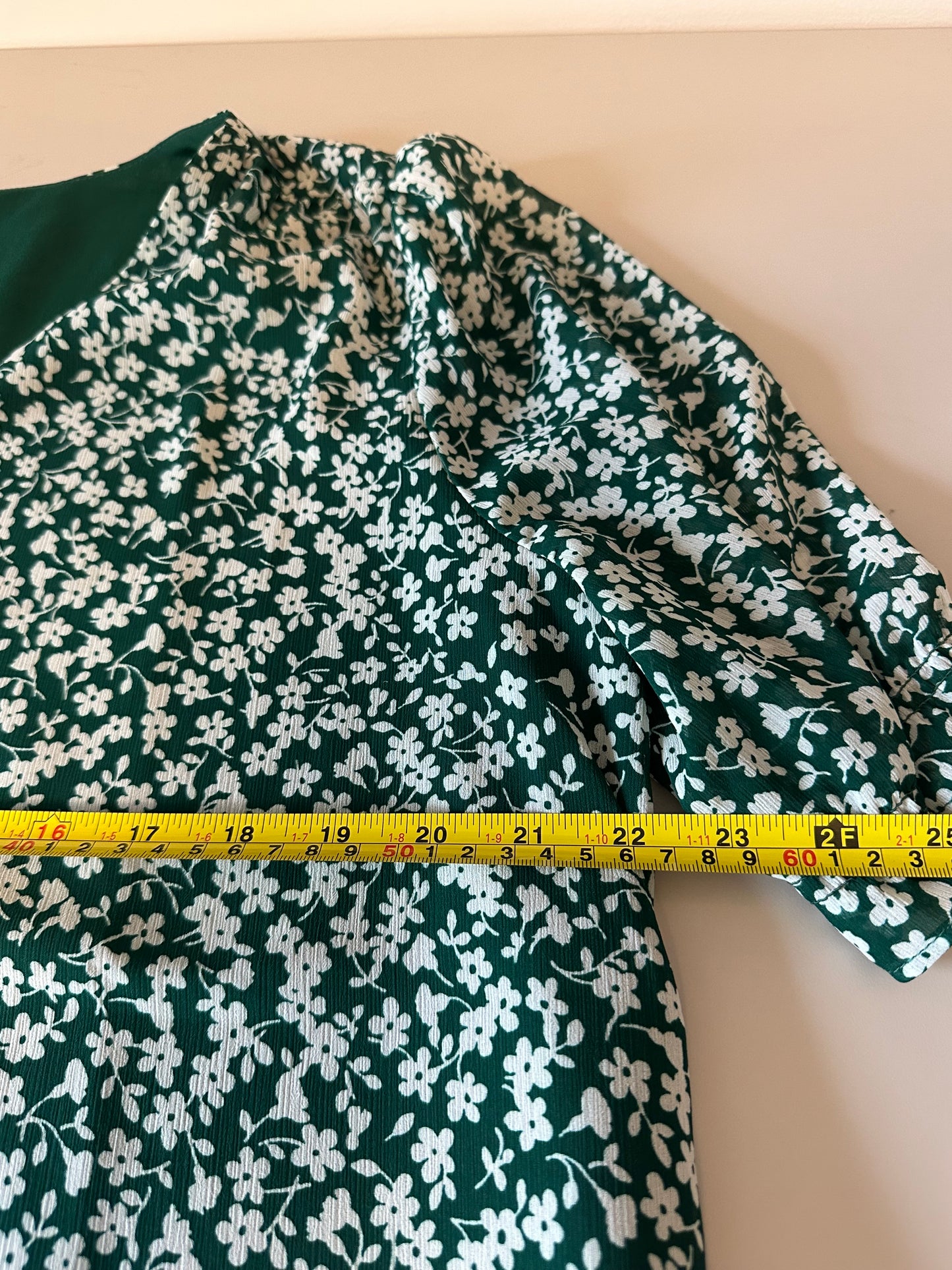 J. Crew Green and White Floral V-Neck Flutter Sleeve Blouse Top | Size Large