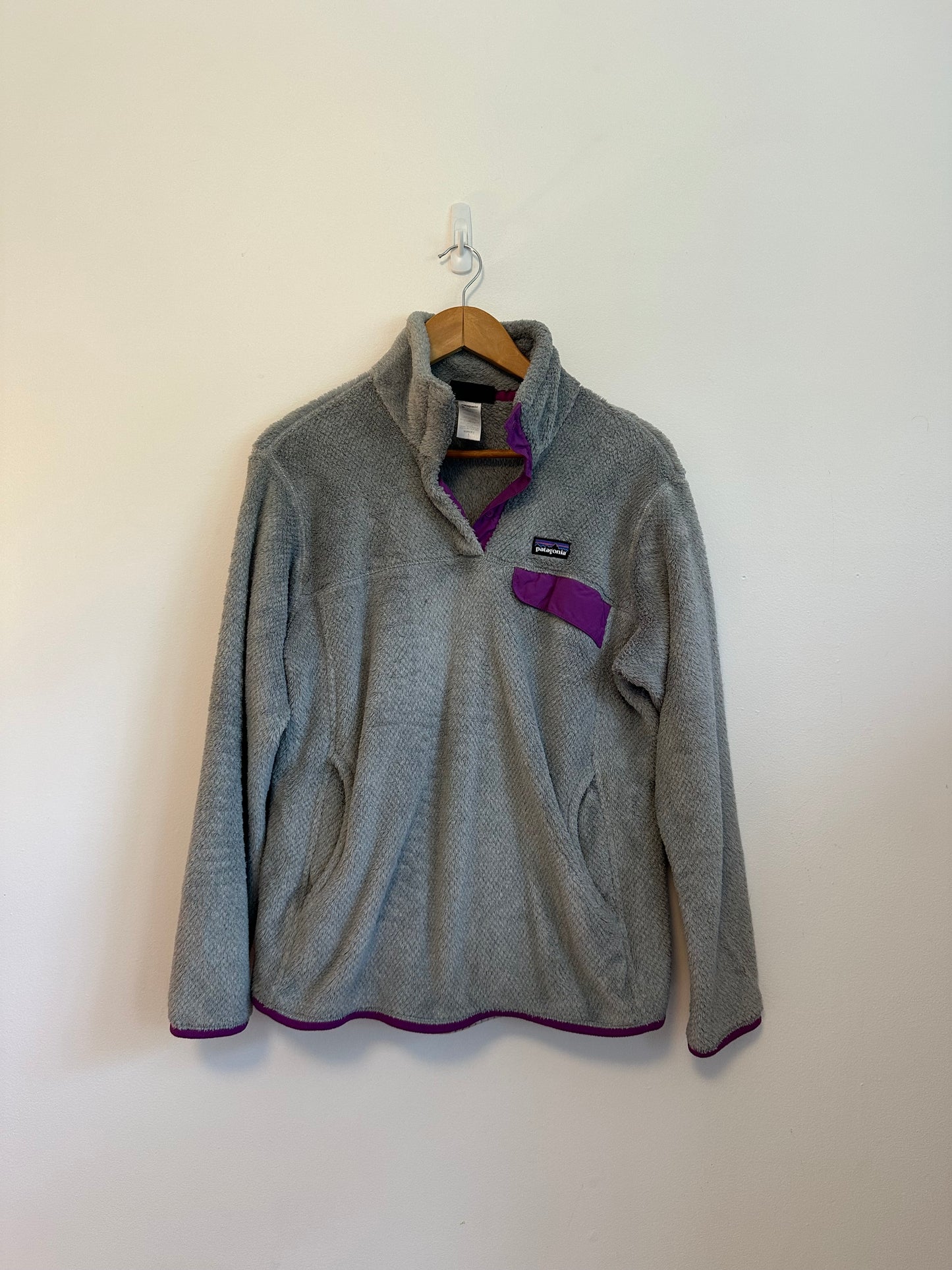 Patagonia Re-Tool Snap-T Fleece Pullover in Grey and Purple | Size Large