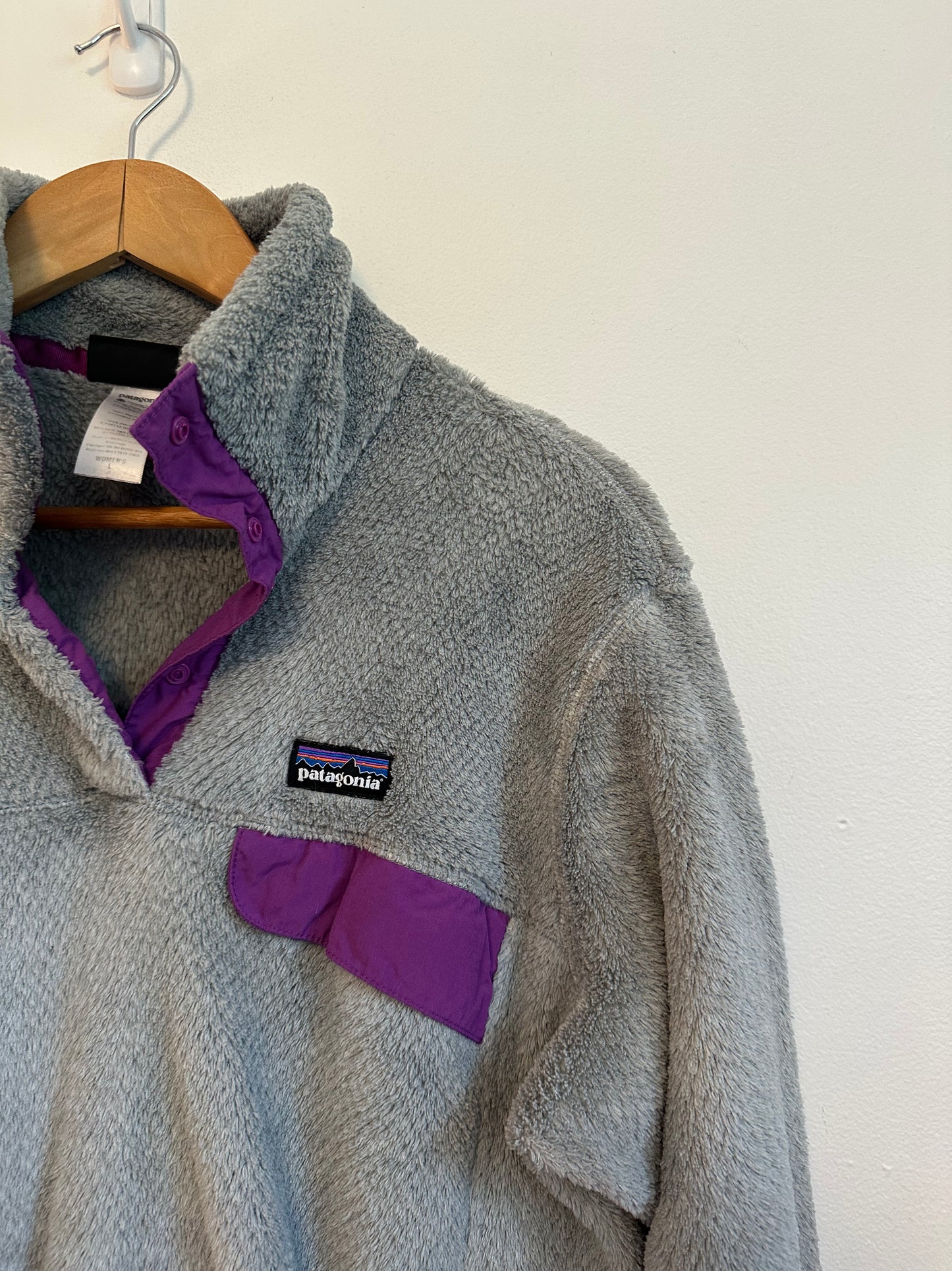 Patagonia Re-Tool Snap-T Fleece Pullover in Grey and Purple | Size Large