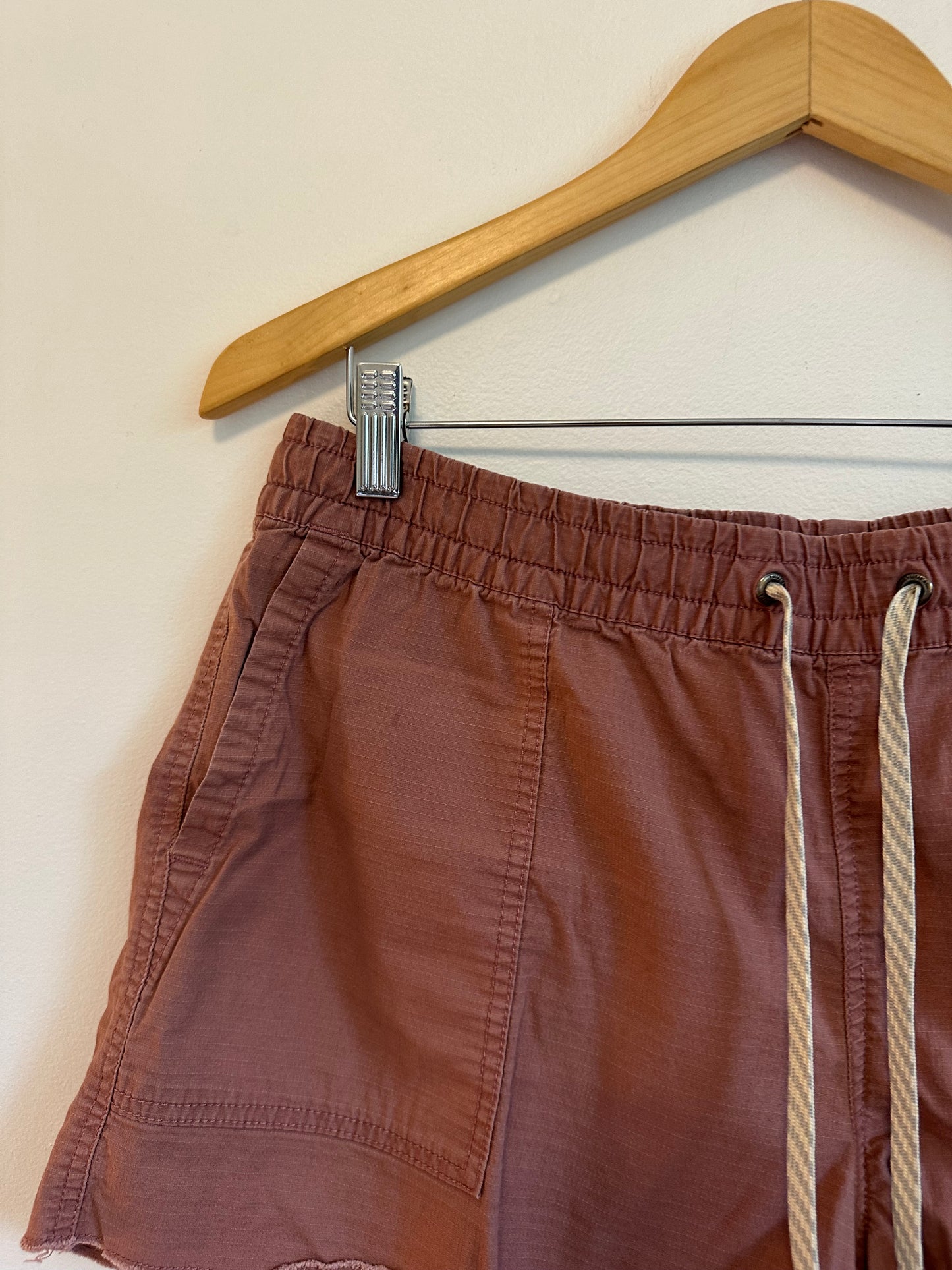 Vuori Ripstop Shorts in Dusty Rose | Size Large