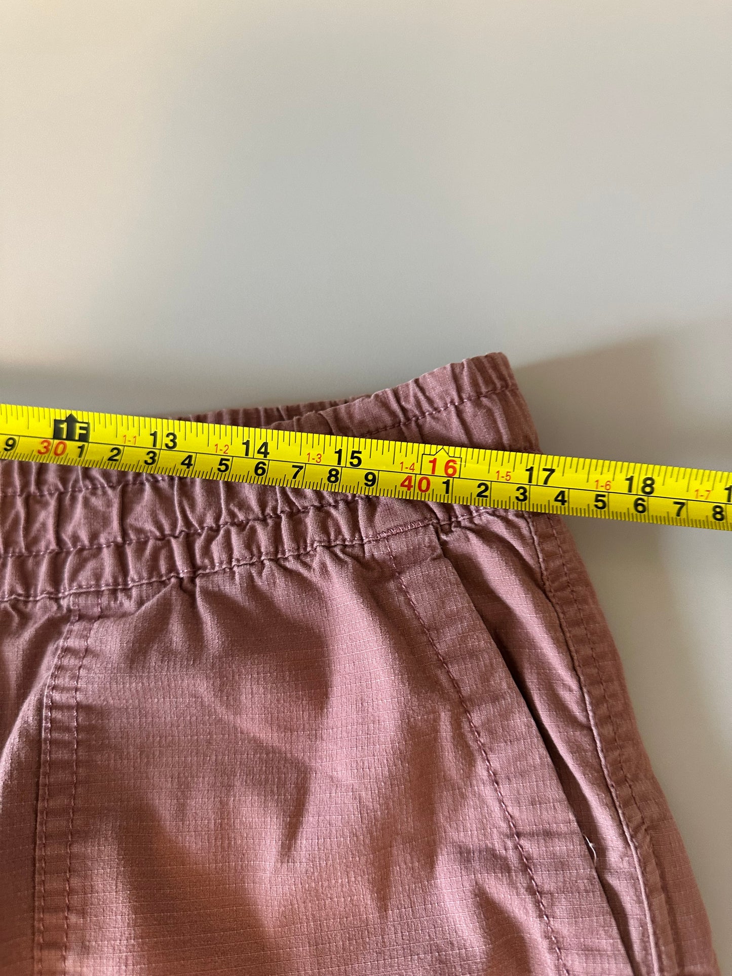 Vuori Ripstop Shorts in Dusty Rose | Size Large