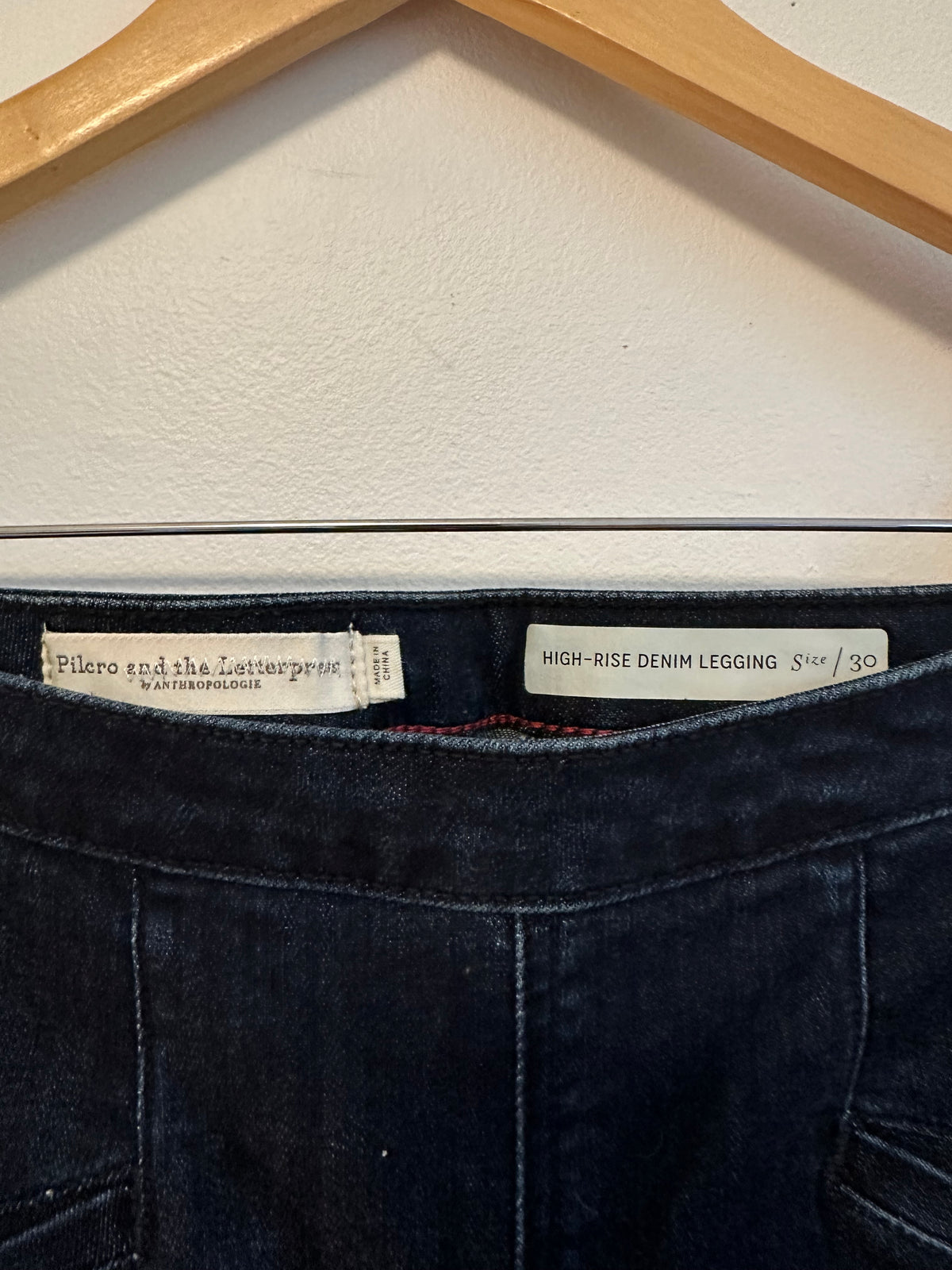 Pilcro and the Letterpress Anthropologie Cropped Denim Legging | Size 30