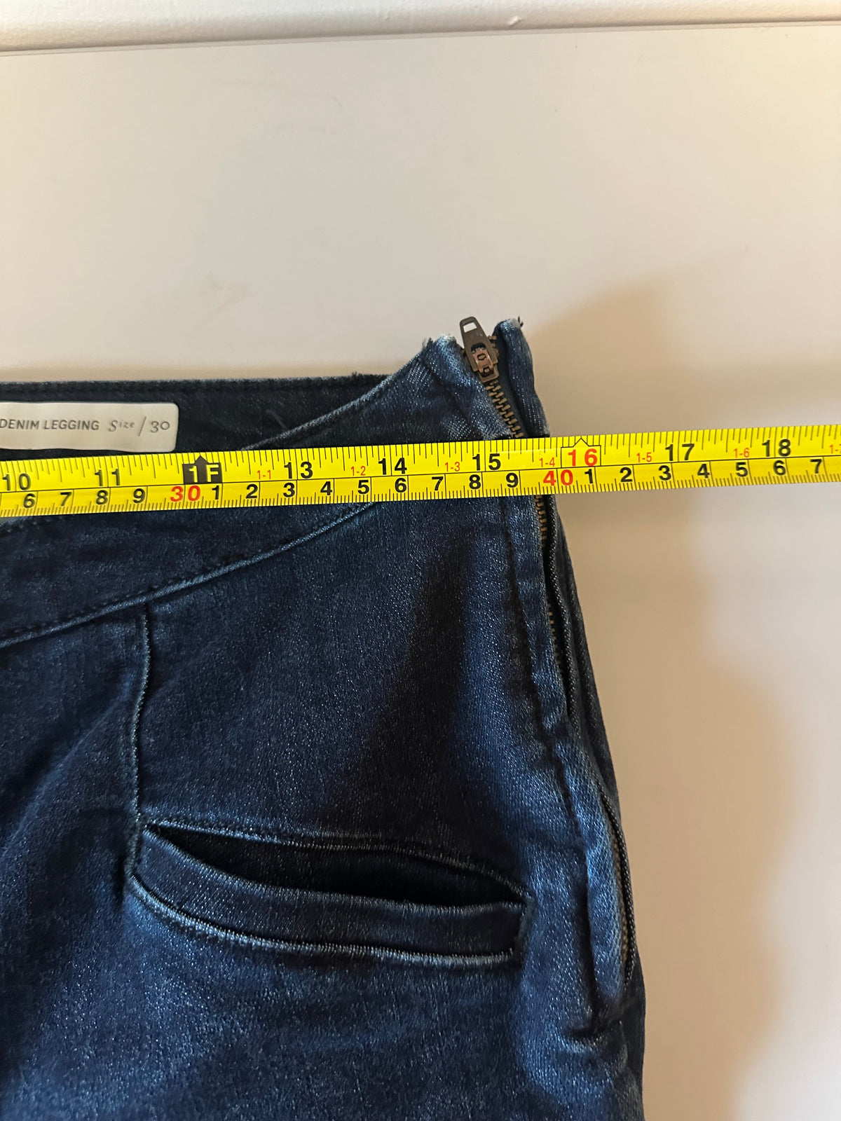 Pilcro and the Letterpress Anthropologie Cropped Denim Legging | Size 30