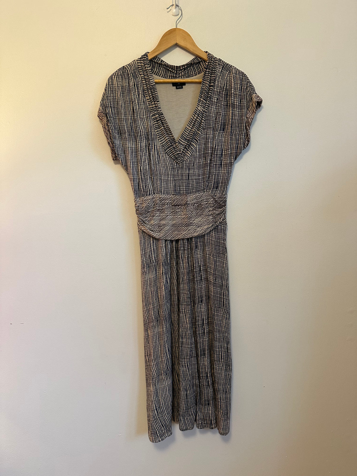 Deletta Anthropologie Navy Cream Grid Ruched Waist V-Neck Midi Dress | Size Large