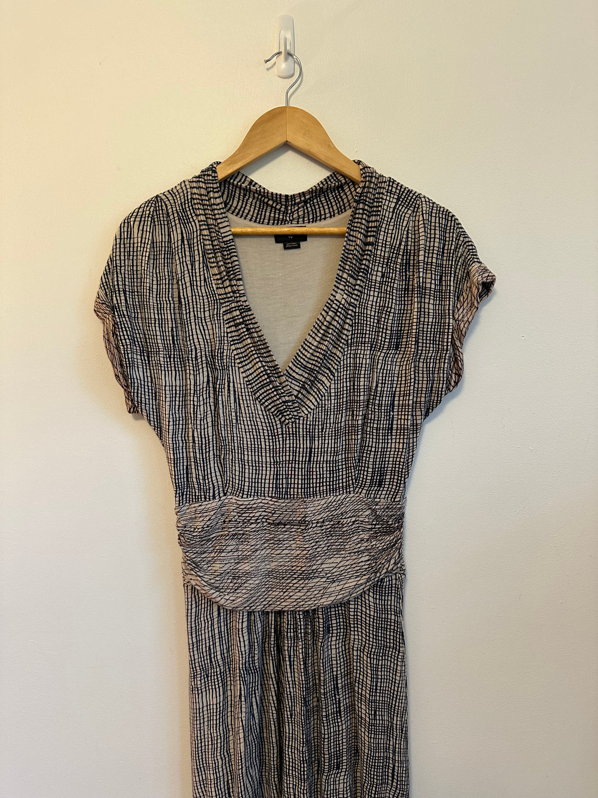 Deletta Anthropologie Navy Cream Grid Ruched Waist V-Neck Midi Dress | Size Large