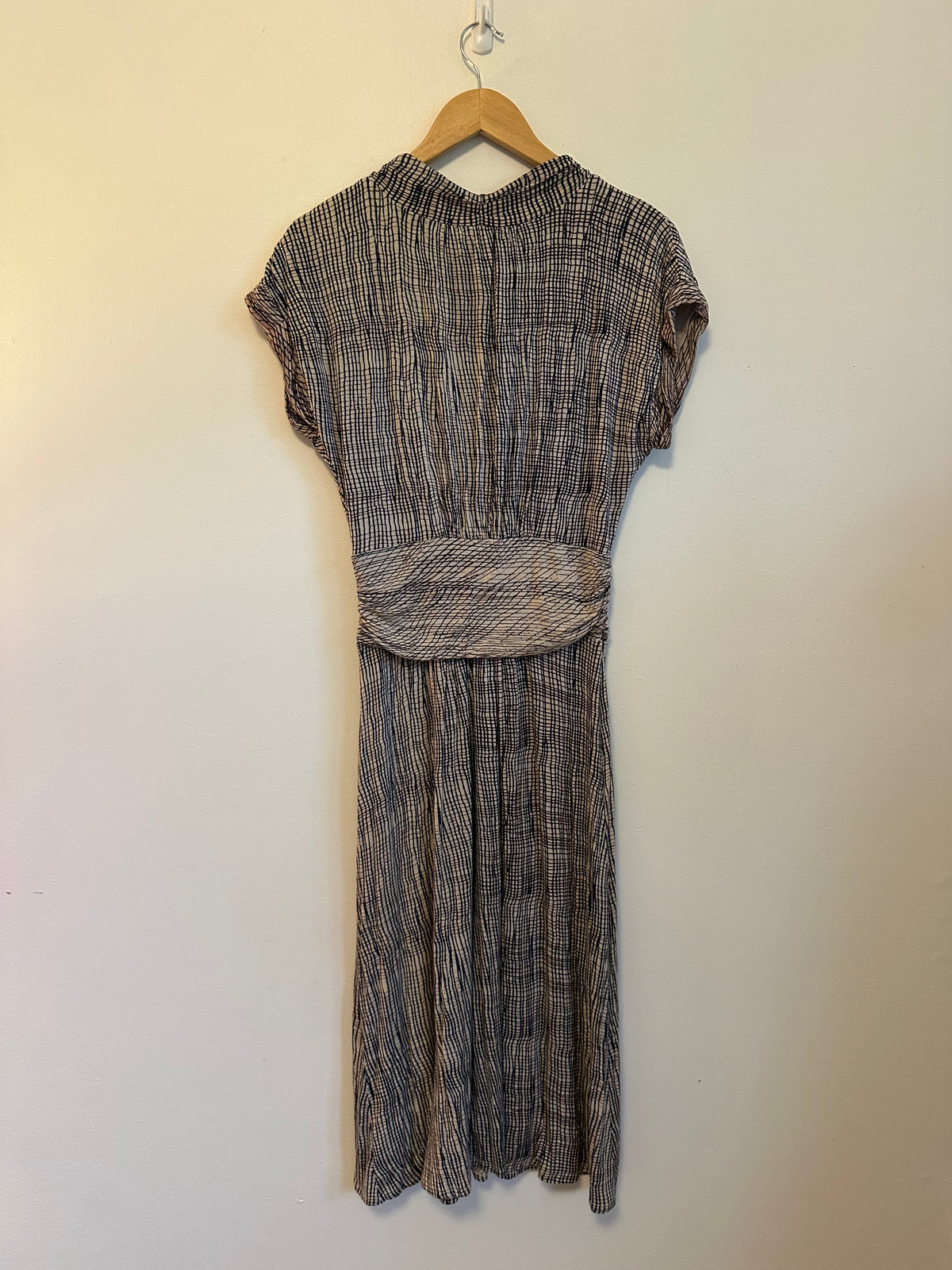 Deletta Anthropologie Navy Cream Grid Ruched Waist V-Neck Midi Dress | Size Large