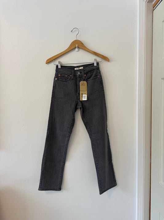 NWT Levi's Wedgie Ankle Fit Jeans in Well Worn Black | Size 24