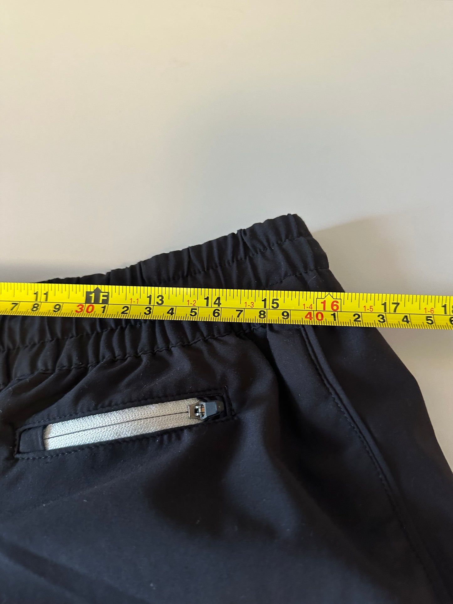 Vuori Clementine Running Shorts 2.0 in Black | Size Large