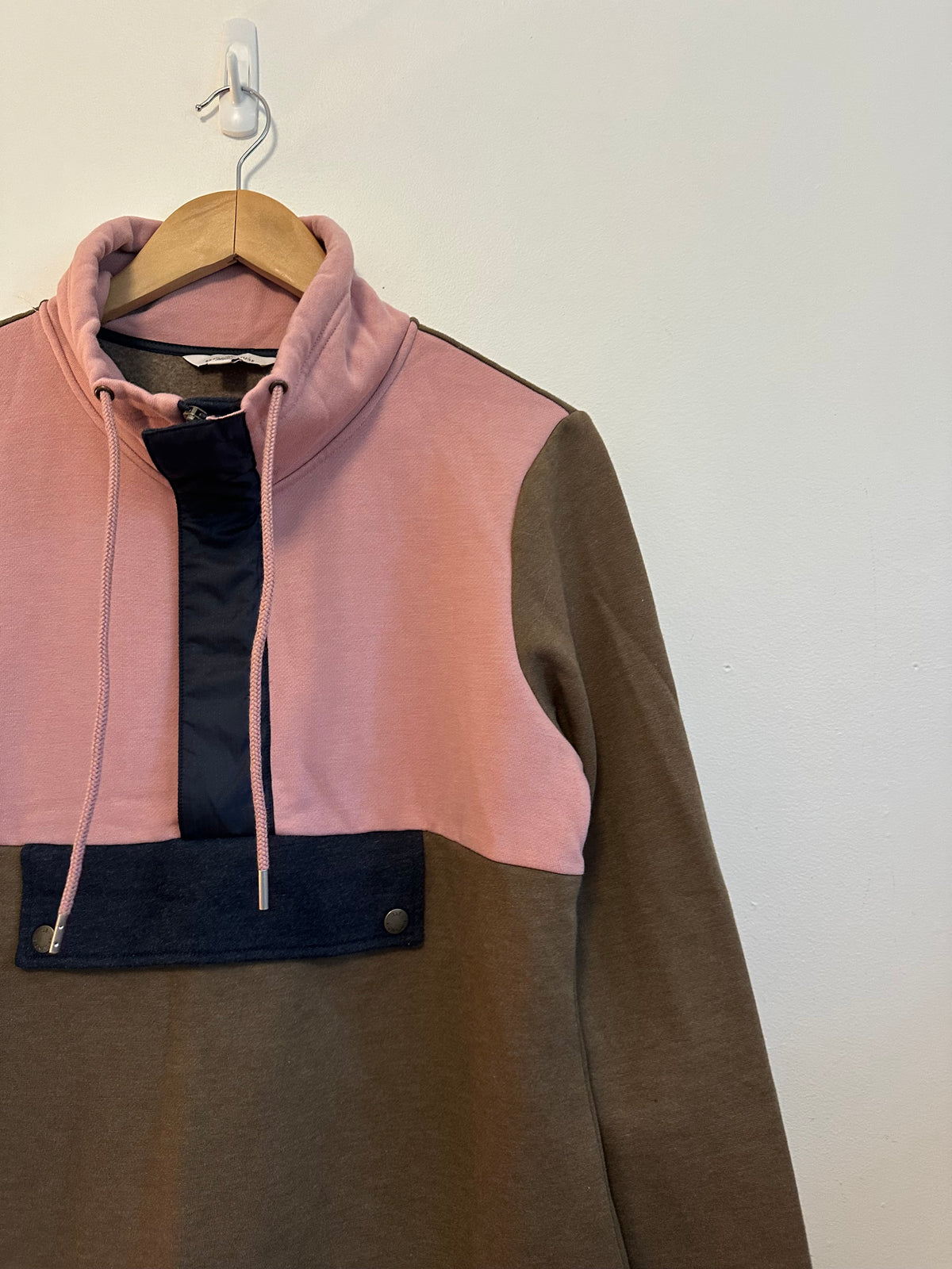 LL Bean Signature Colorblock Pullover Sweatshirt in Brown and Pink | Size Small