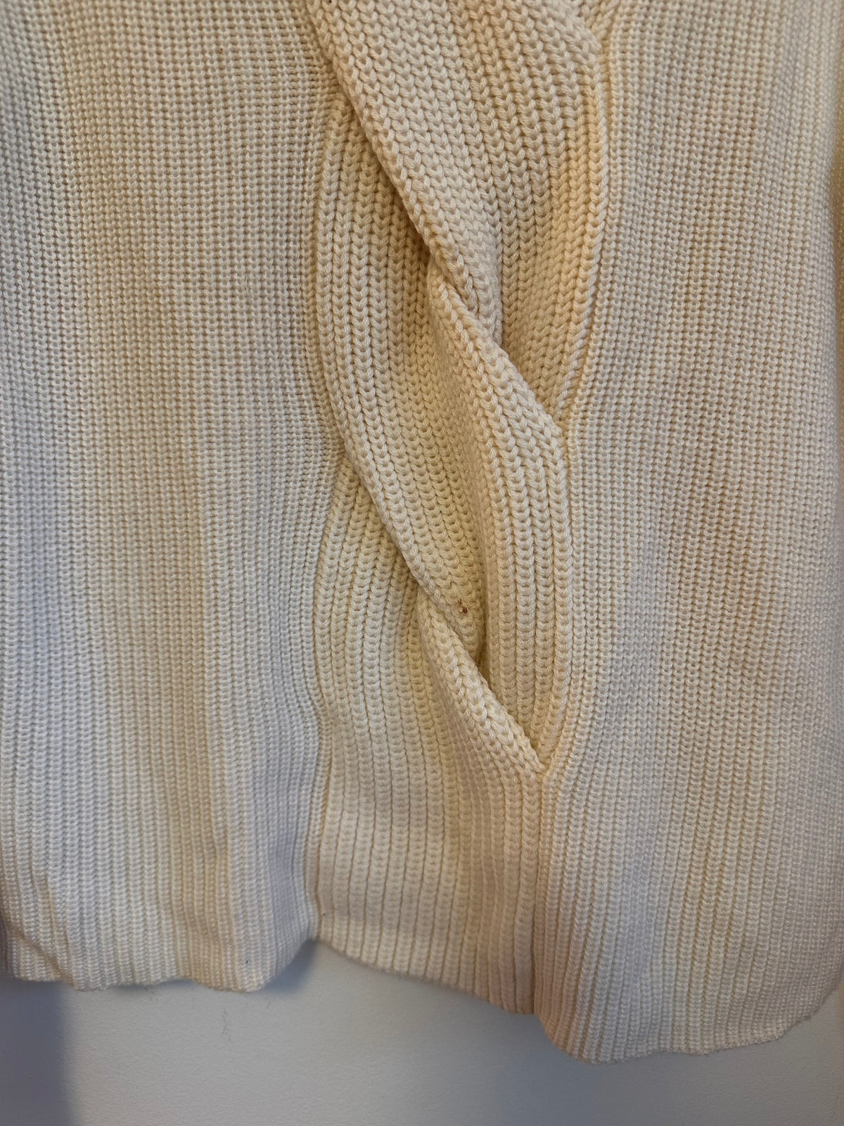 Vineyard Vines Cream Merino Wool Ribbed Cable Knit Sweater | Size Medium