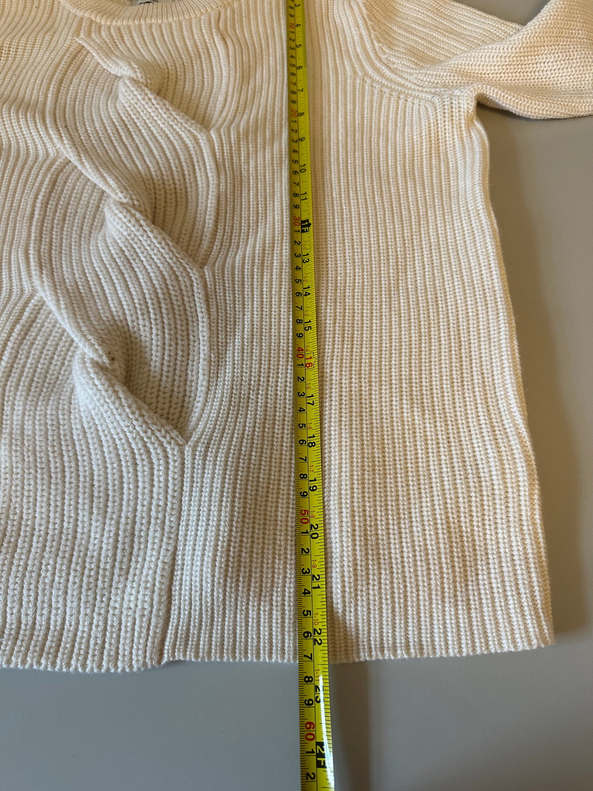 Vineyard Vines Cream Merino Wool Ribbed Cable Knit Sweater | Size Medium