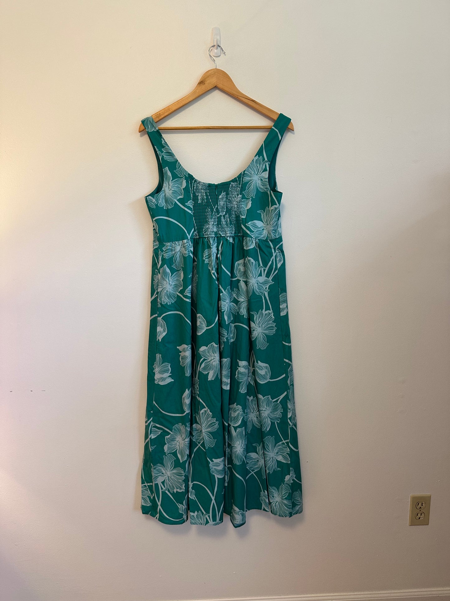 NWT Hutch Arley Midi Dress in Green Floral | Size Medium