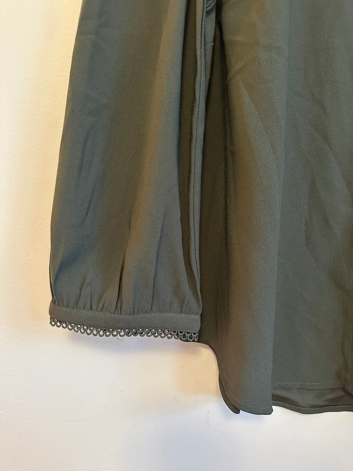 Ann Taylor Olive Green Crochet Lace Trim Puff Sleeve Blouse | Size Small