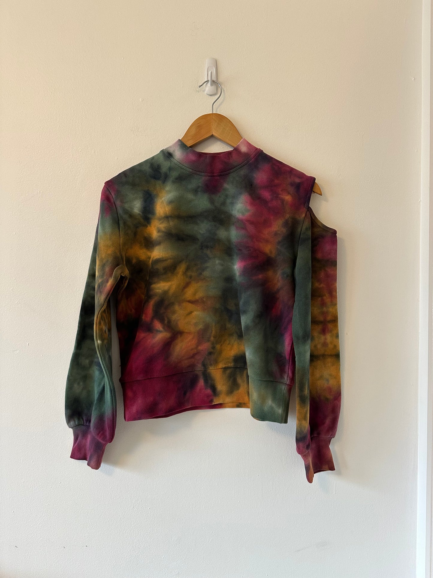 NWT 525 America Cut Out Shoulder Purple Tie Dye Sweatshirt | Size XS
