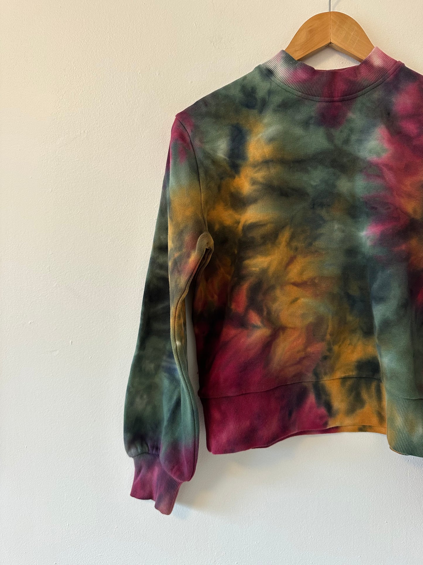 NWT 525 America Cut Out Shoulder Purple Tie Dye Sweatshirt | Size XS